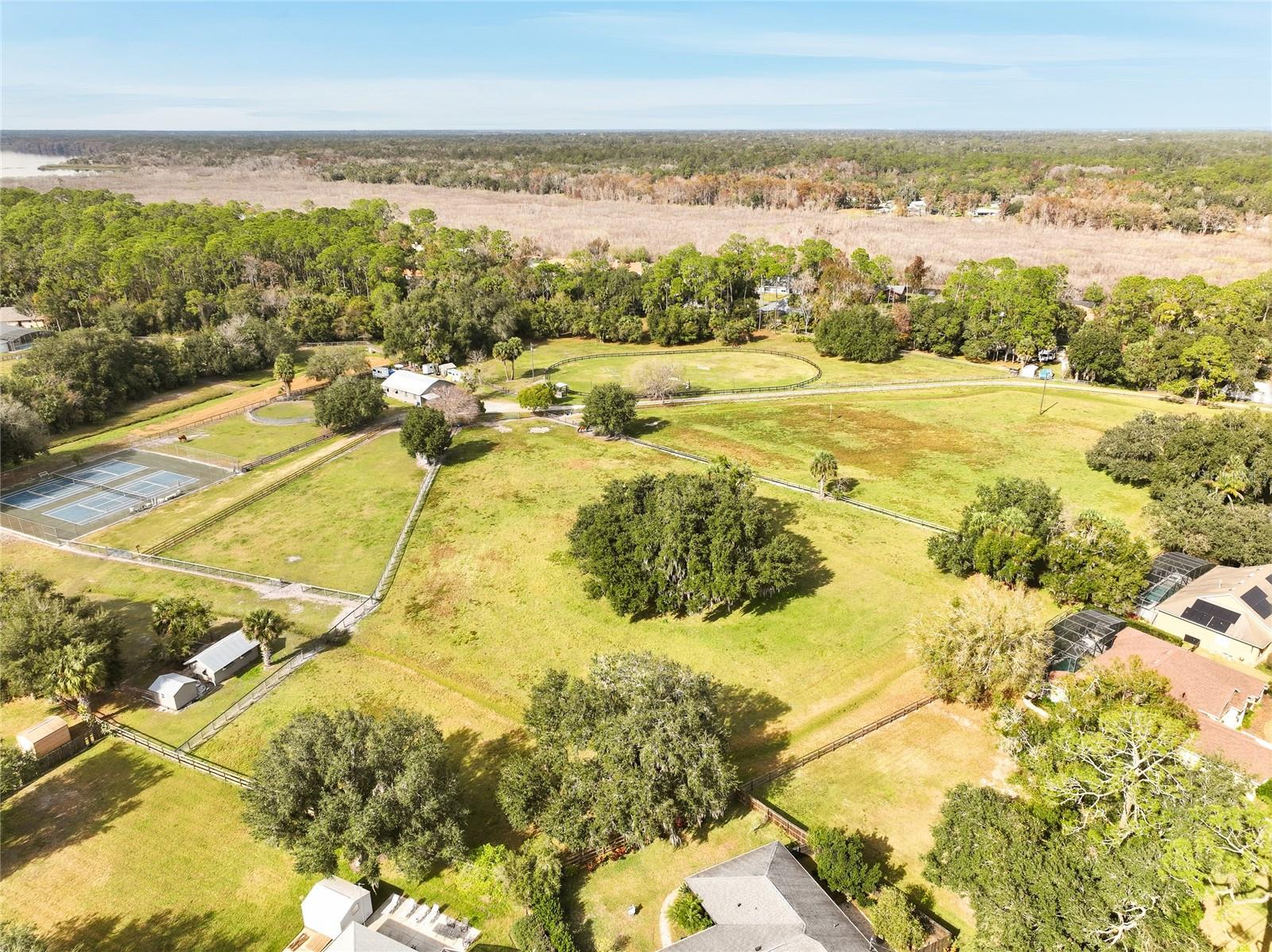 STONE ISLAND ESTATES - Residential