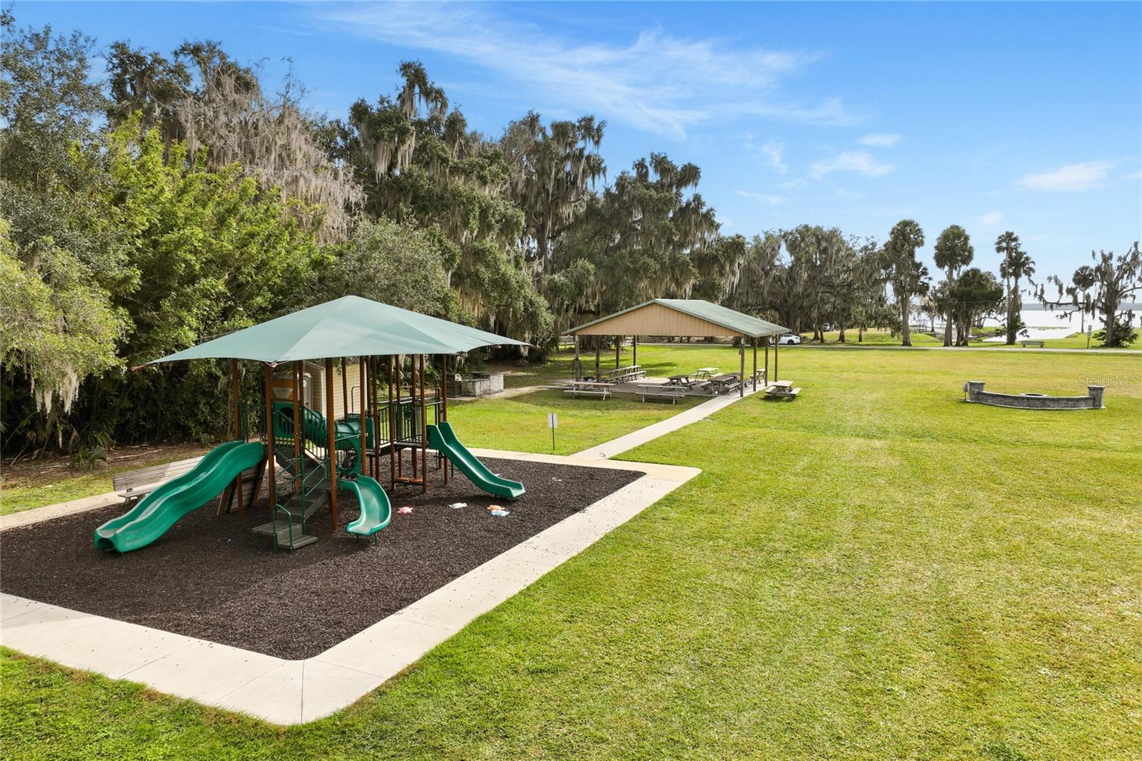 STONE ISLAND ESTATES - Residential