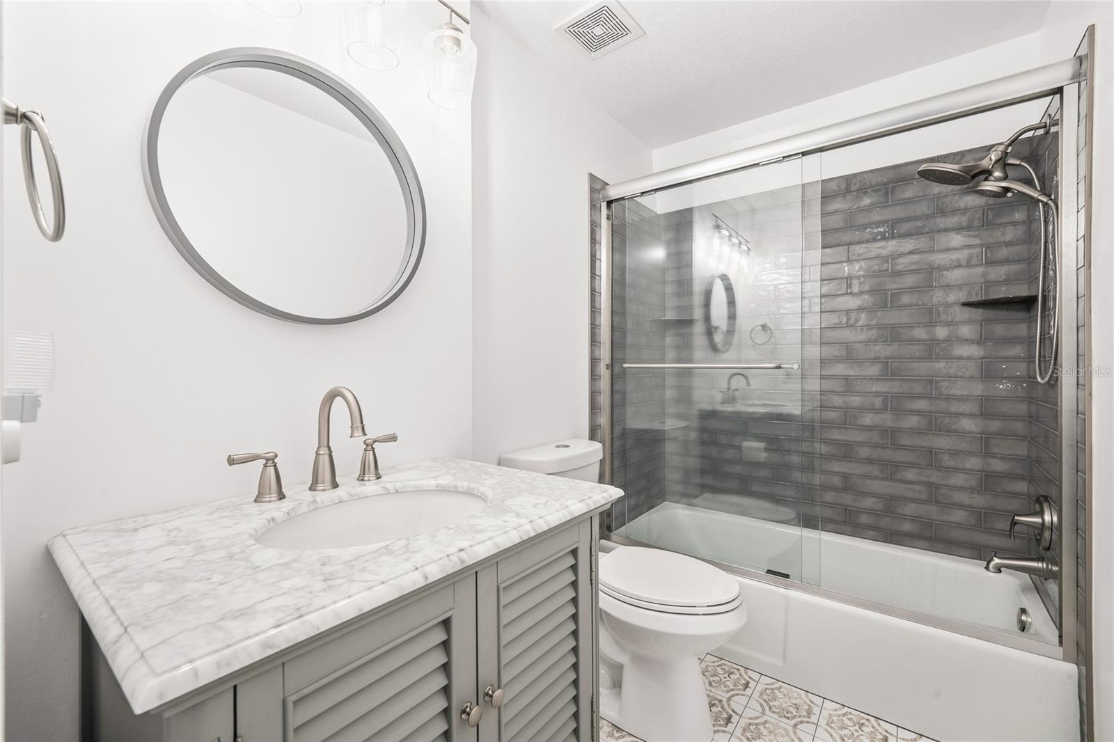 STONE ISLAND ESTATES - Residential