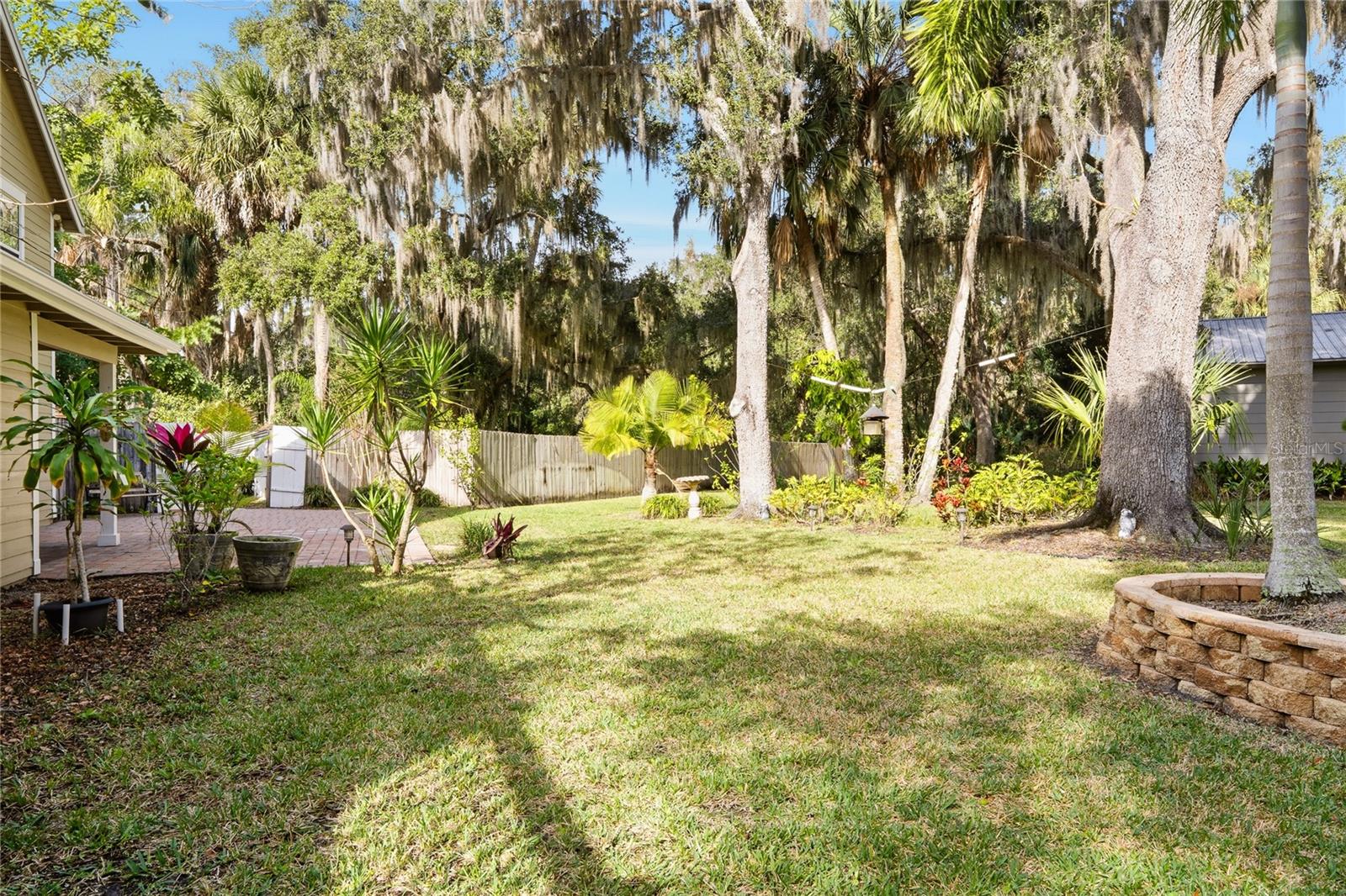 STONE ISLAND ESTATES - Residential