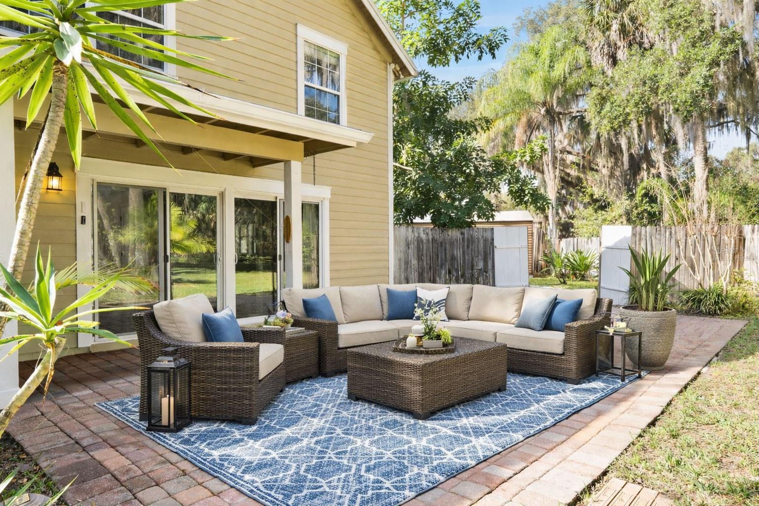 STONE ISLAND ESTATES - Residential