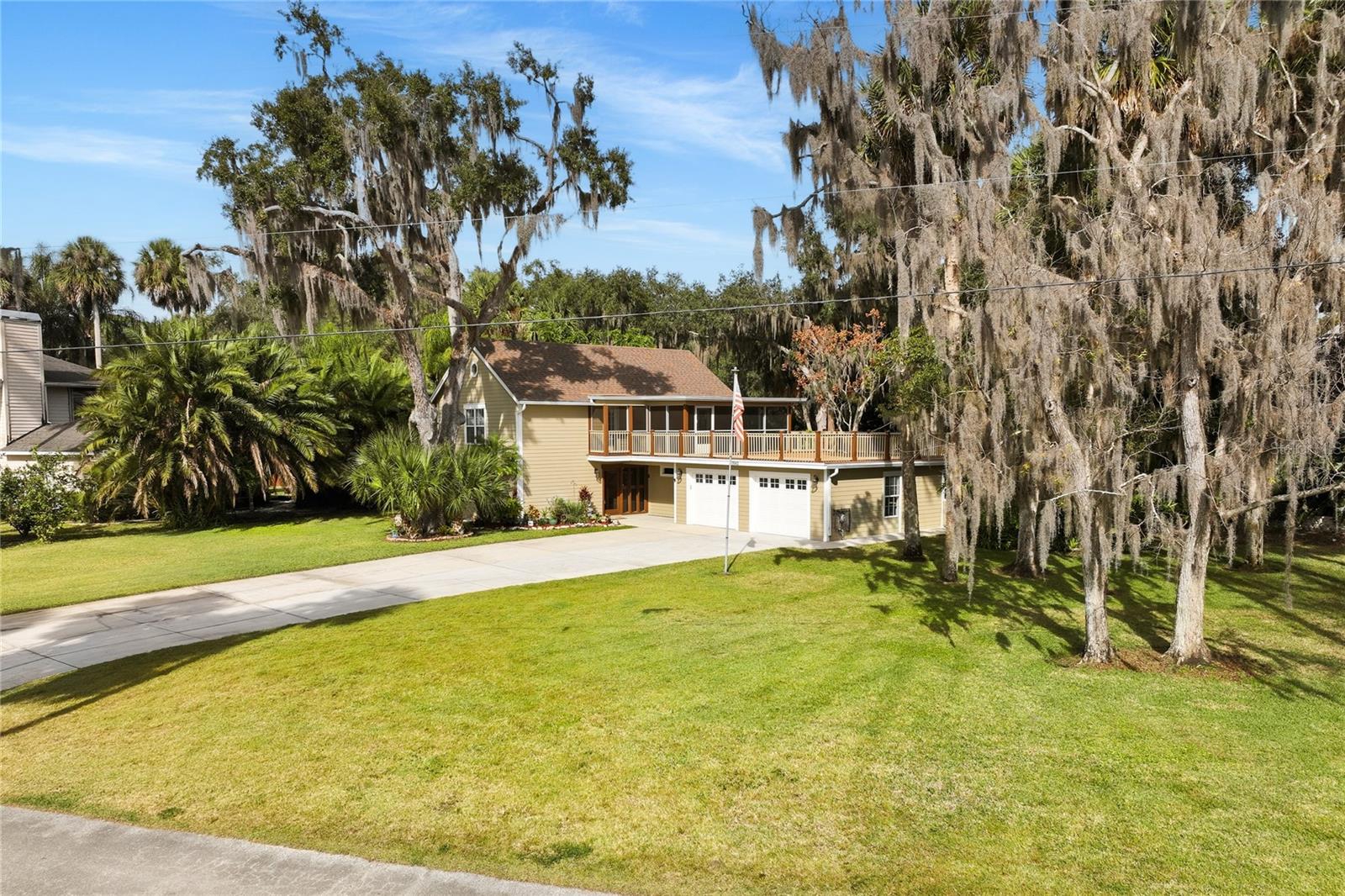 STONE ISLAND ESTATES - Residential