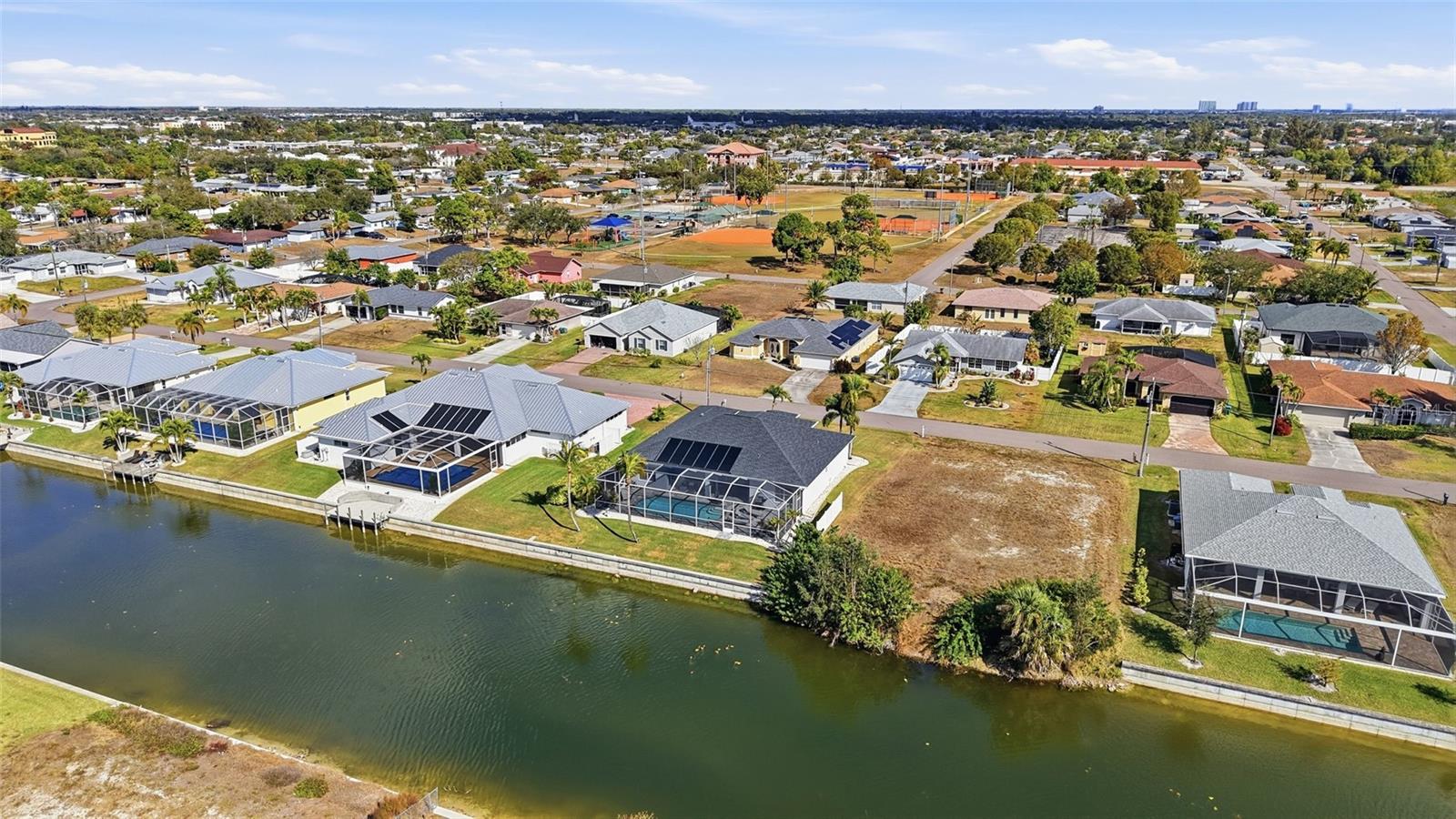 CAPE CORAL - Residential