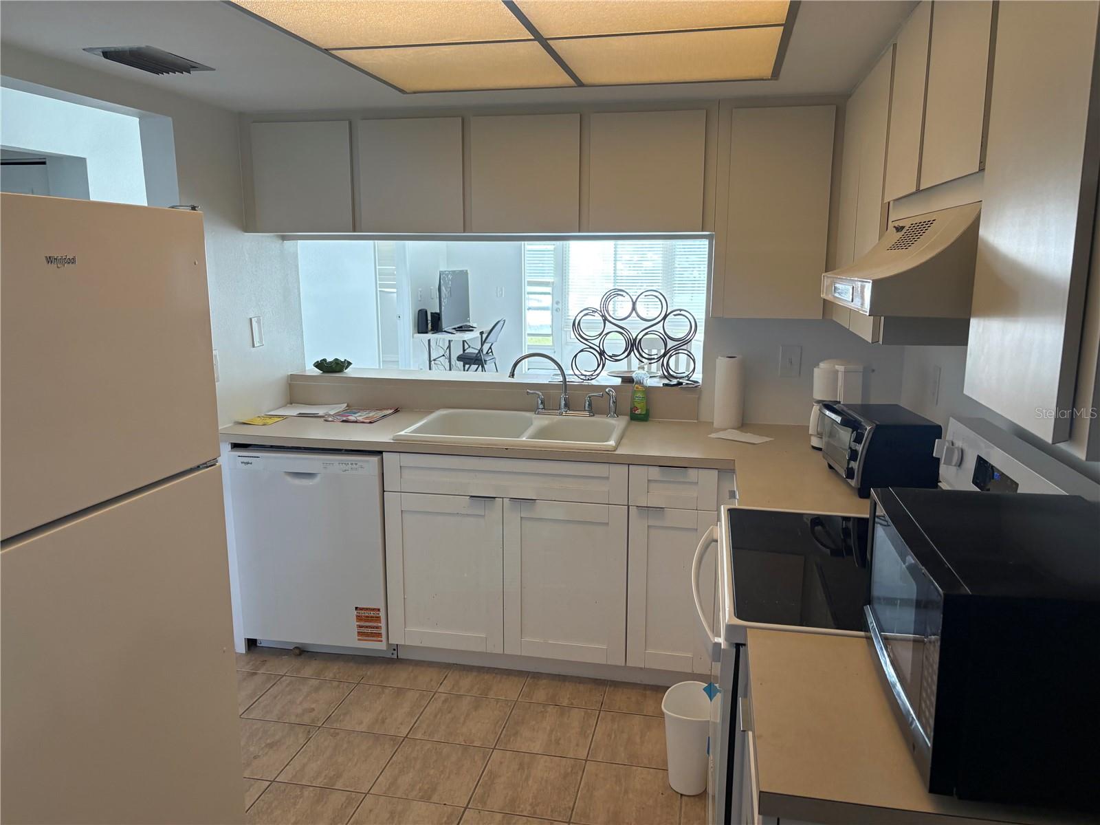 WINDWARD COVE CONDO - Residential Lease