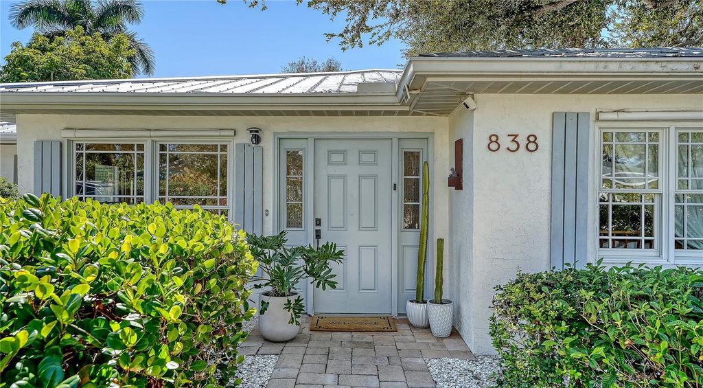 Photo of 838 Highland Street, Sarasota, FL 34234 (MLS # A4680572)