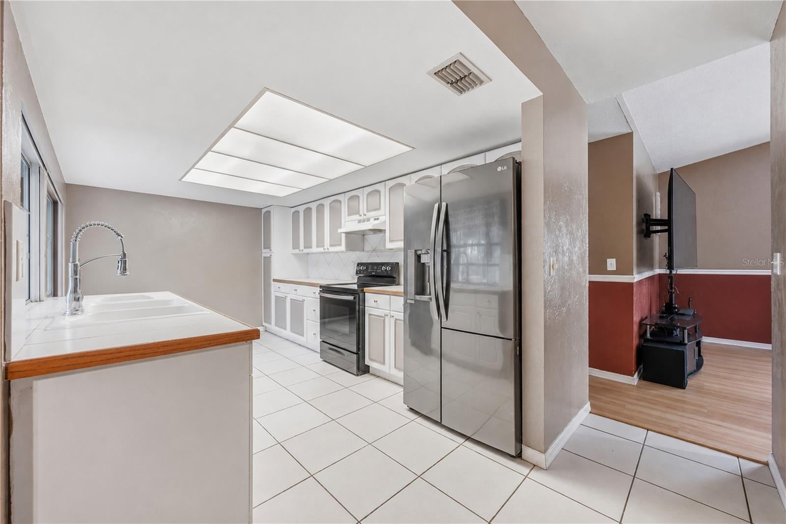 3906 SANTIAGO STREET