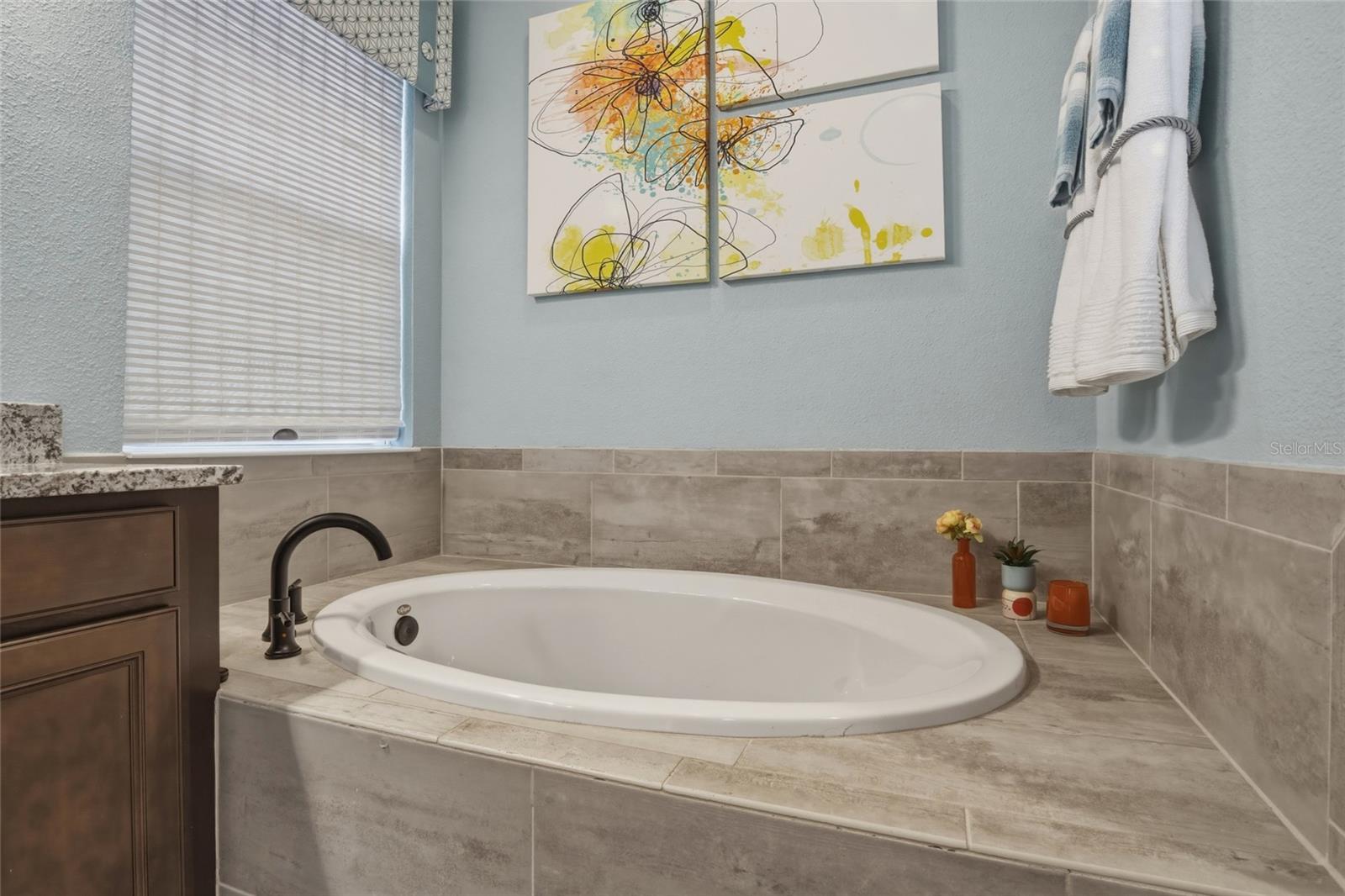 ROPER RESERVE - Residential