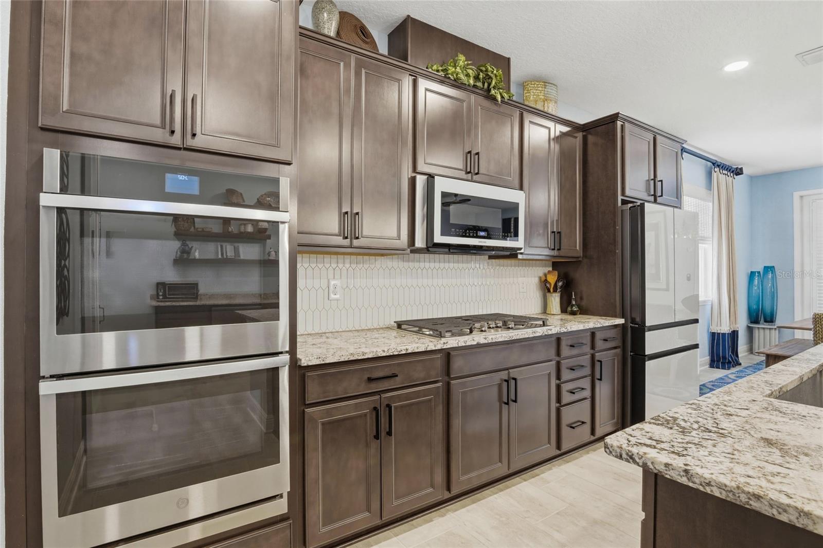 ROPER RESERVE - Residential