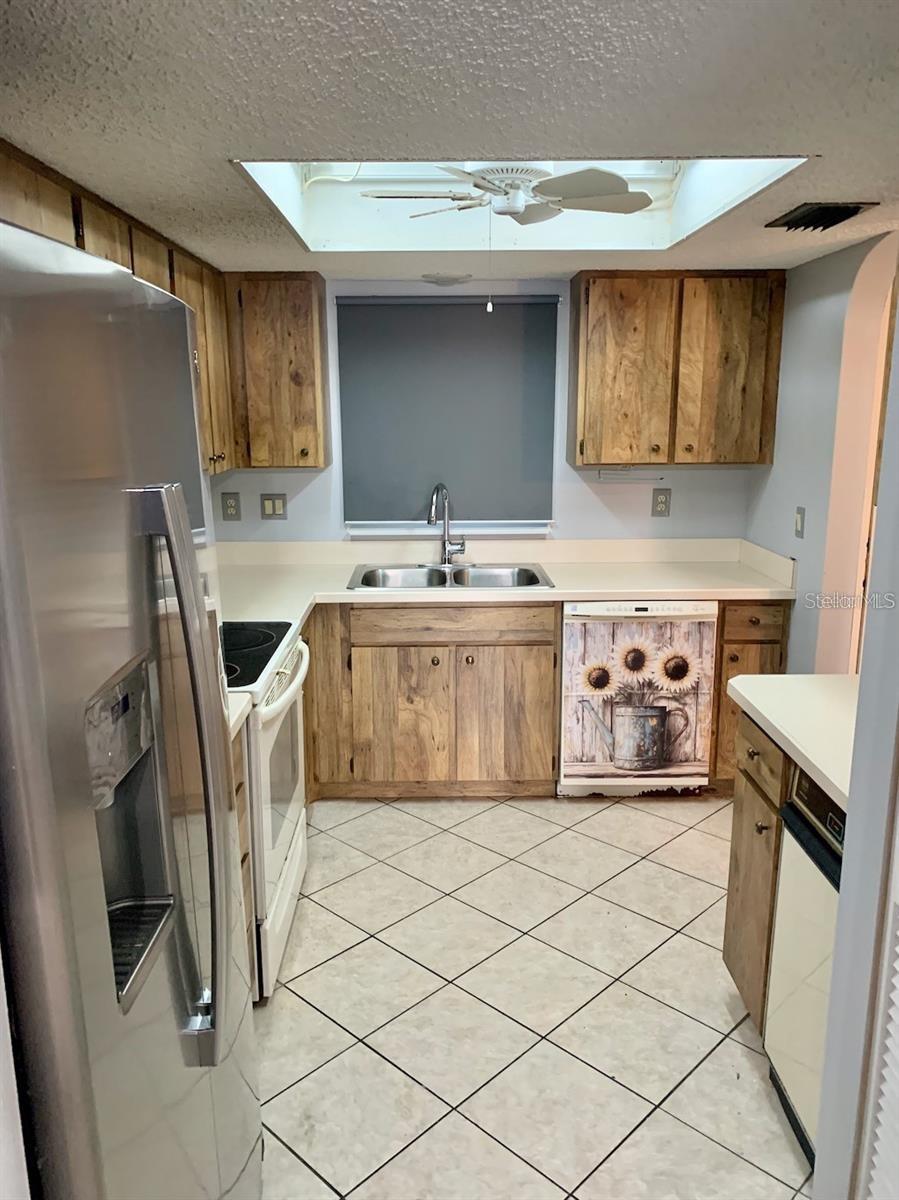 VEL GARDENS PH 02 - Residential