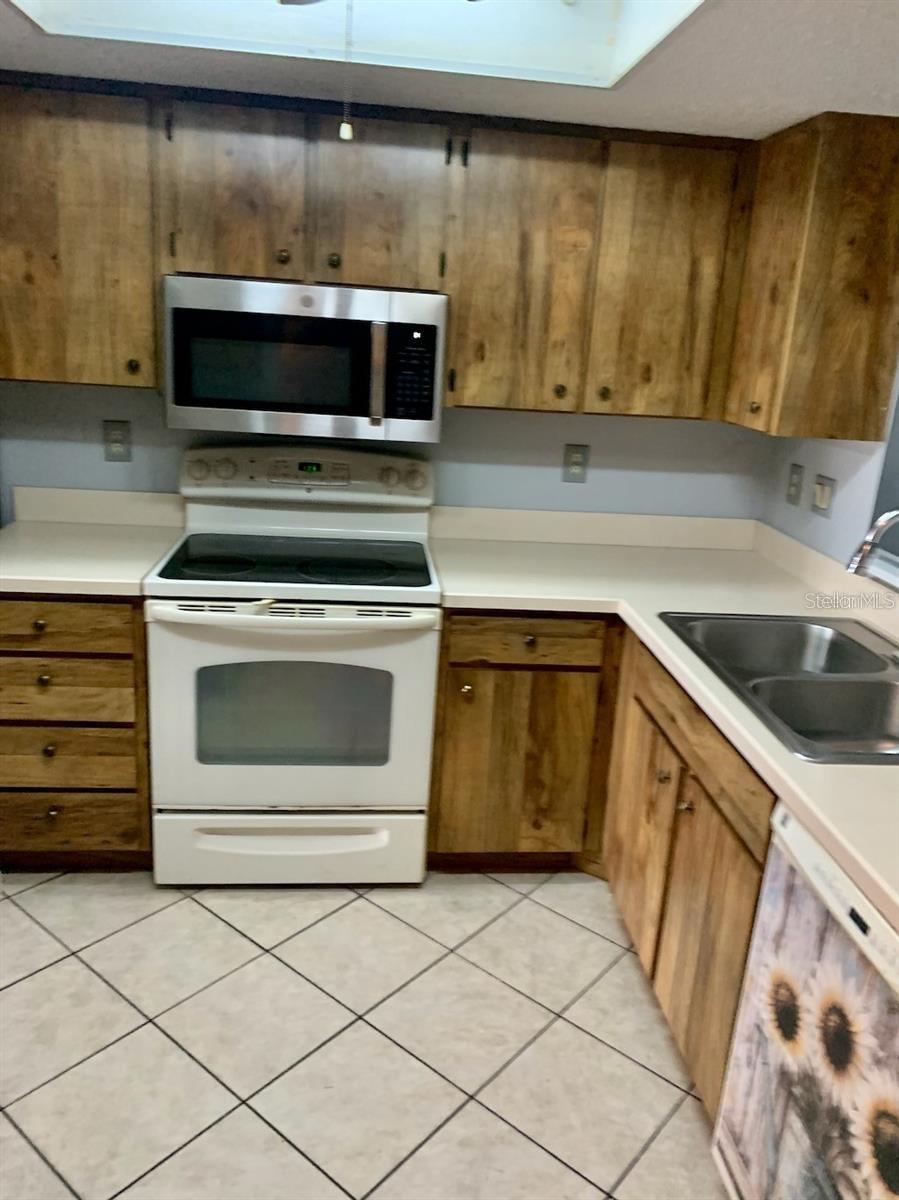 VEL GARDENS PH 02 - Residential