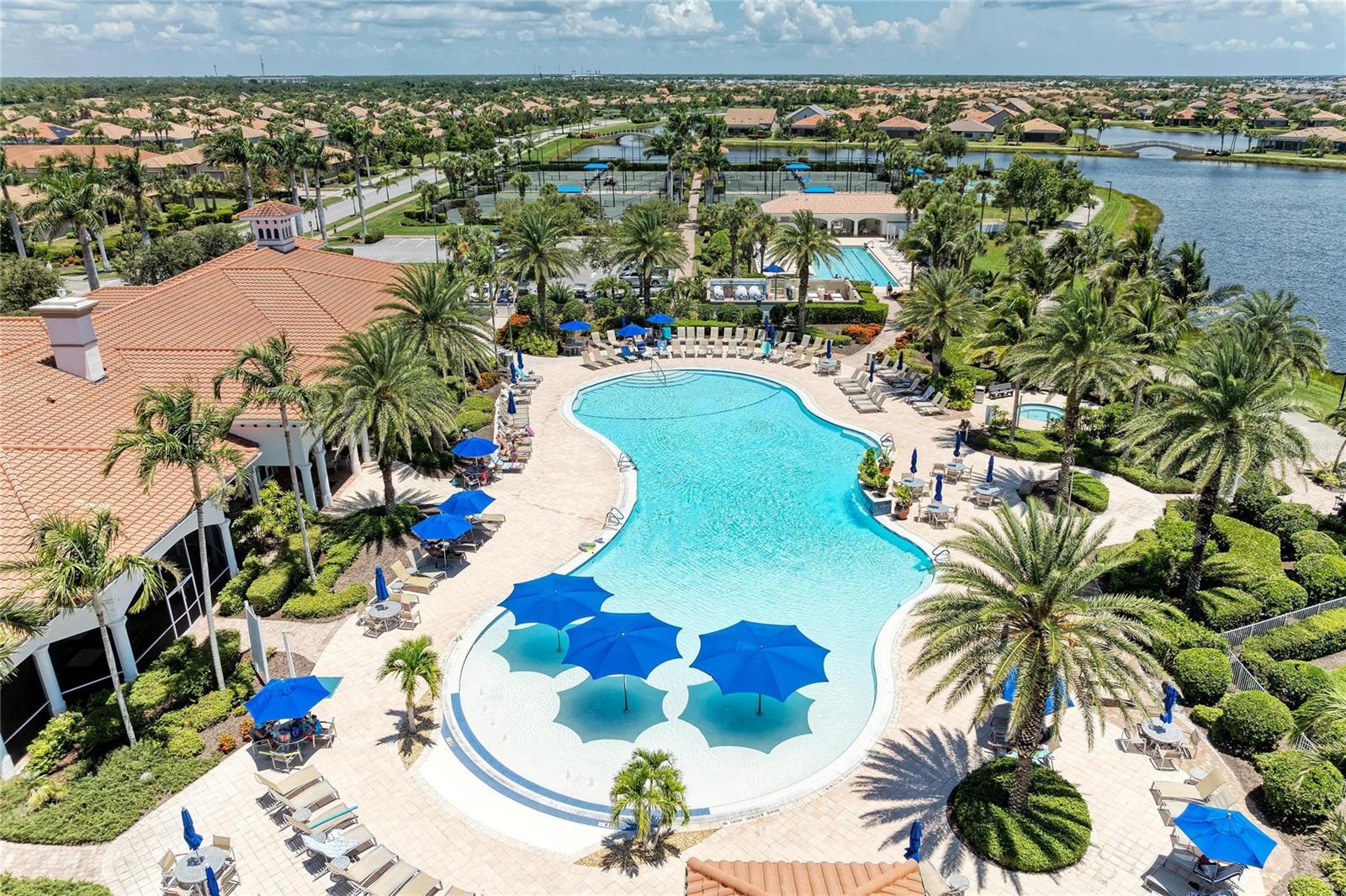 ISLANDWALK OF WEST VILLAGES - Residential