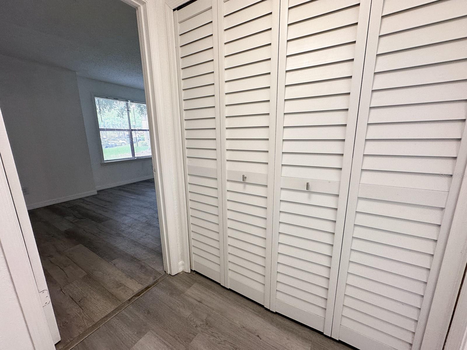 PARKVIEW VILLAGE CONDO BLDG 2929 - Residential Lease