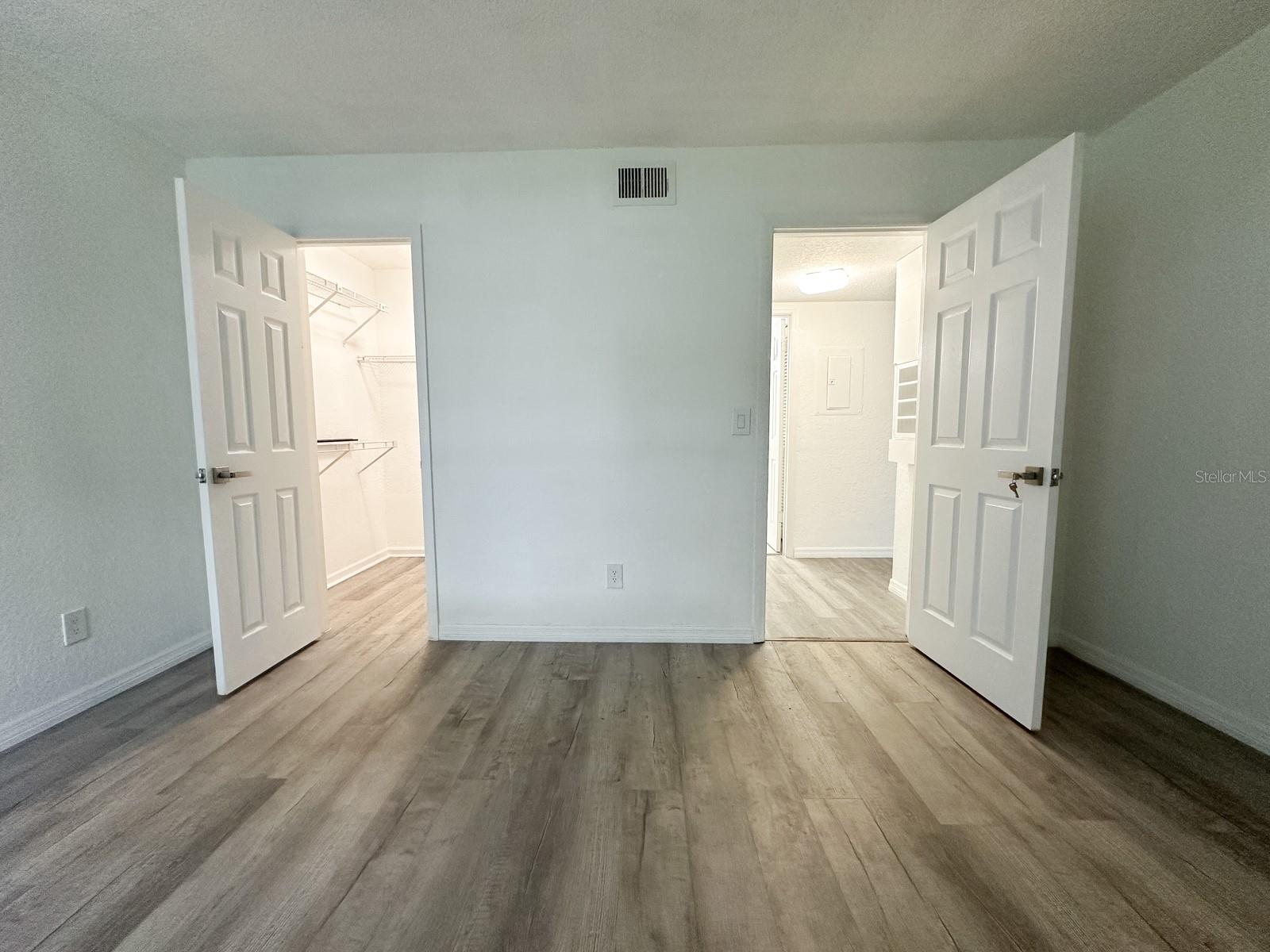 PARKVIEW VILLAGE CONDO BLDG 2929 - Residential Lease