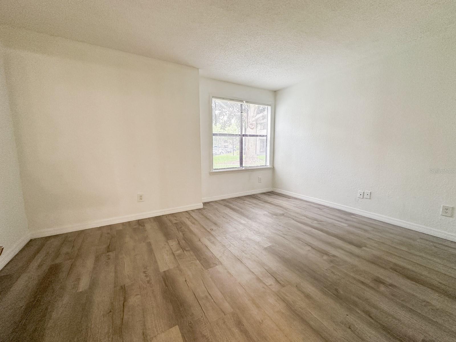 PARKVIEW VILLAGE CONDO BLDG 2929 - Residential Lease
