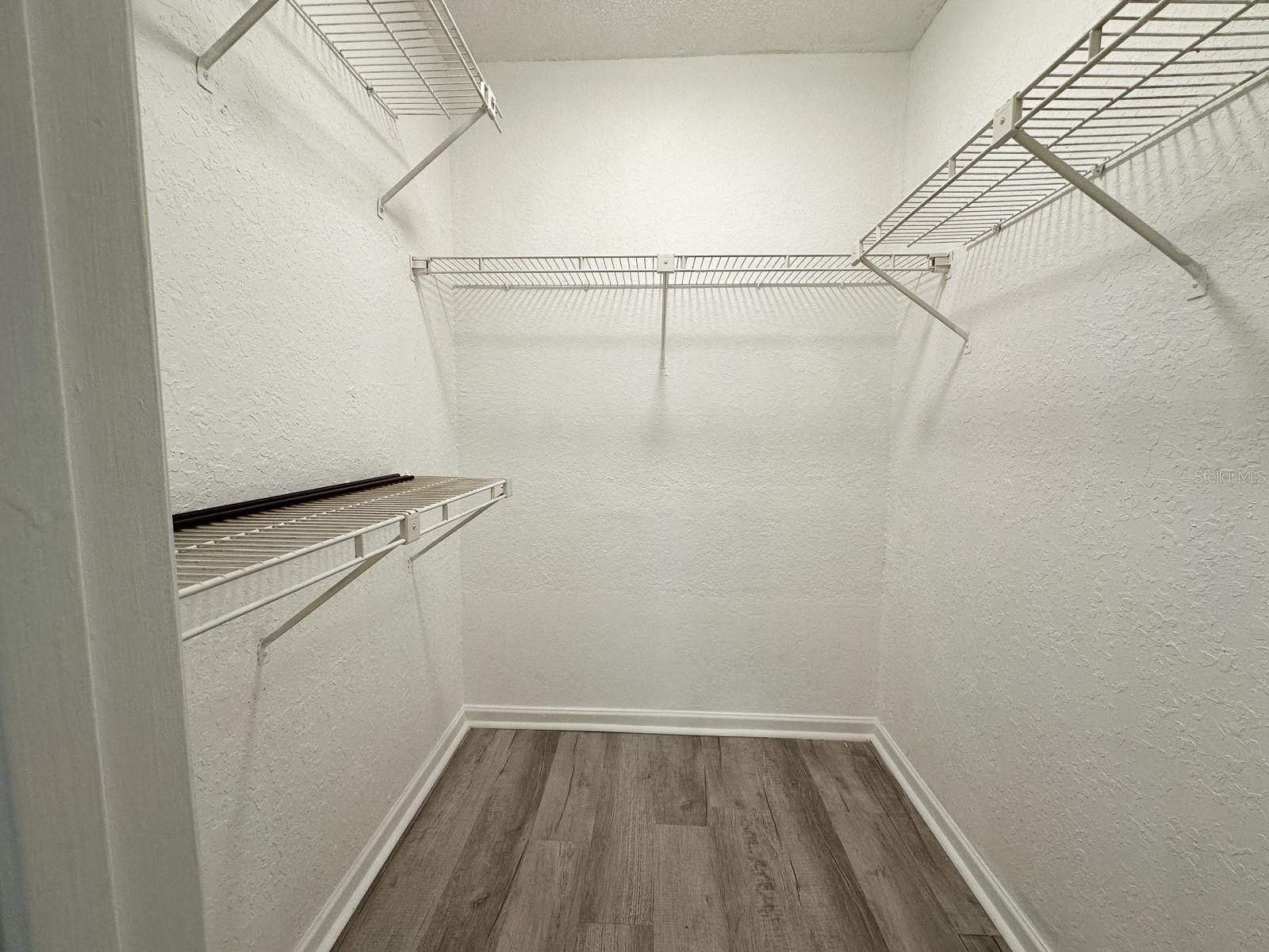 PARKVIEW VILLAGE CONDO BLDG 2929 - Residential Lease