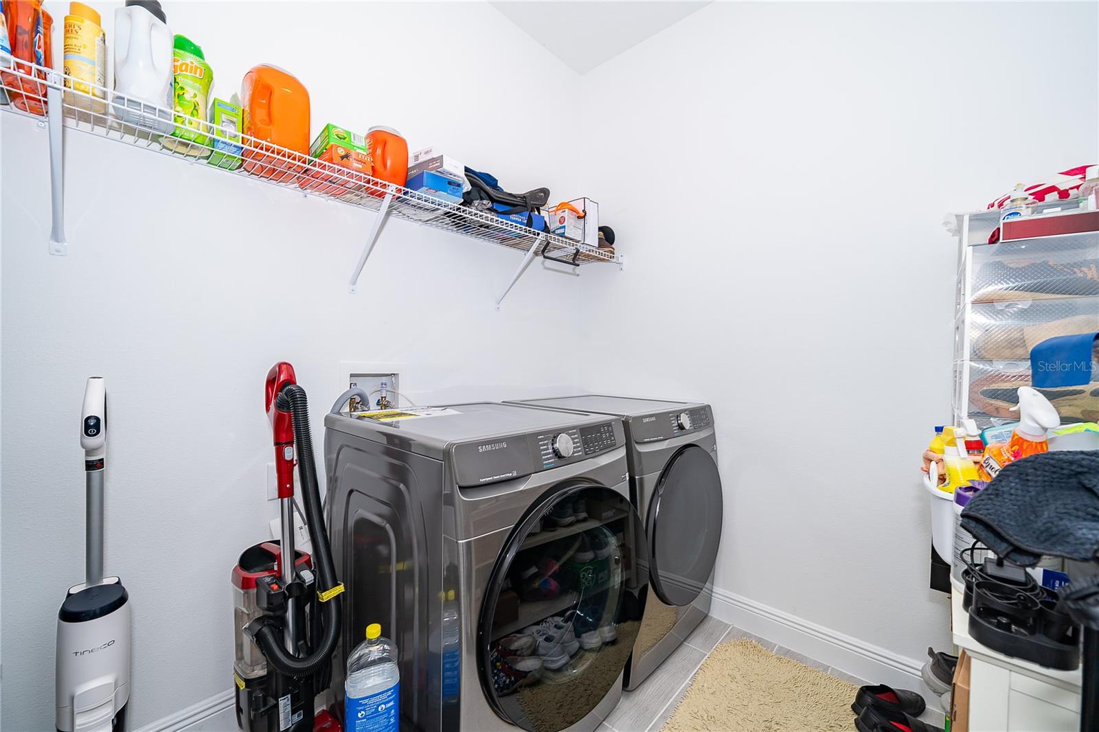 MINNEOLA HILLS - Residential