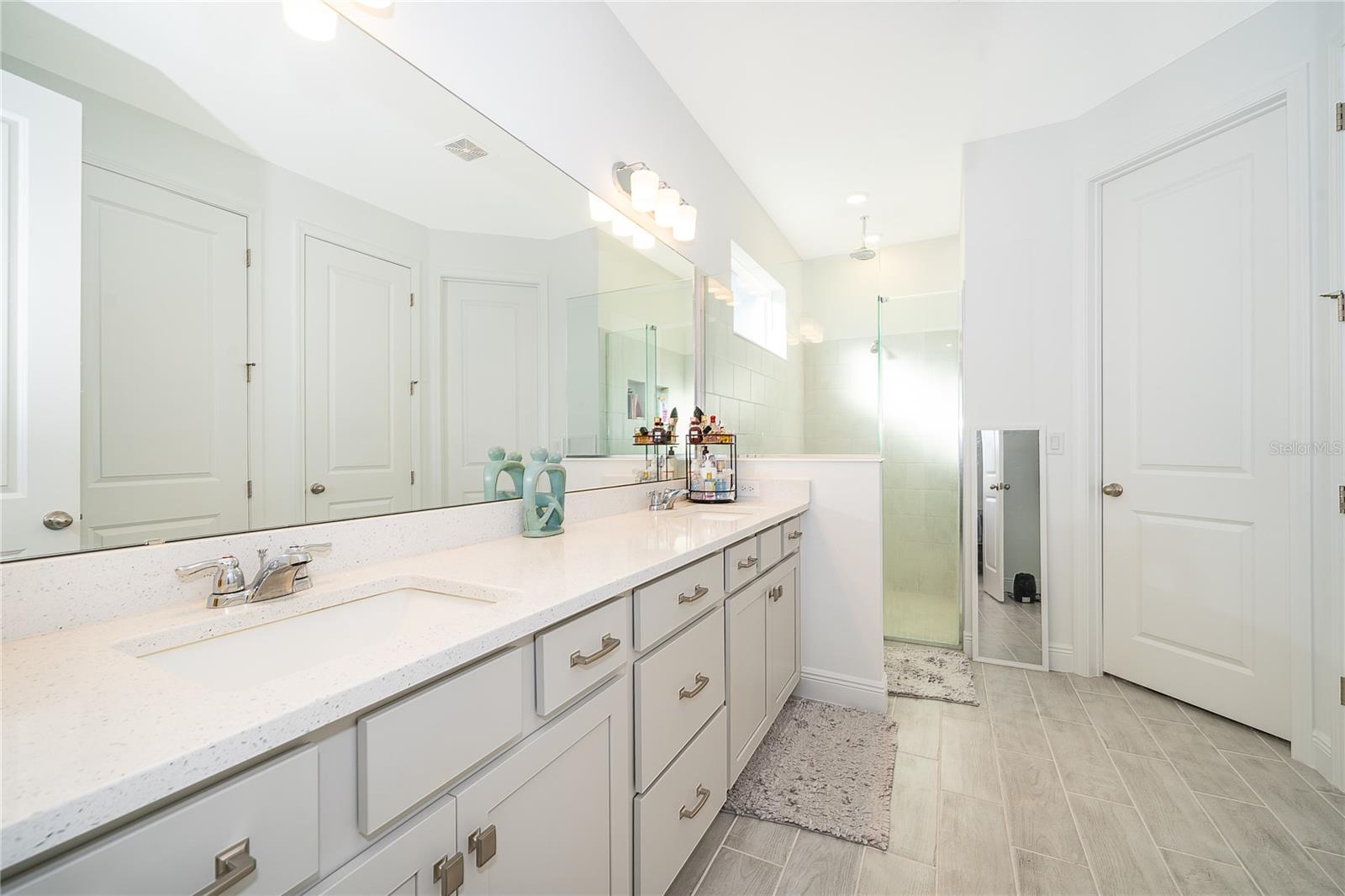 MINNEOLA HILLS - Residential