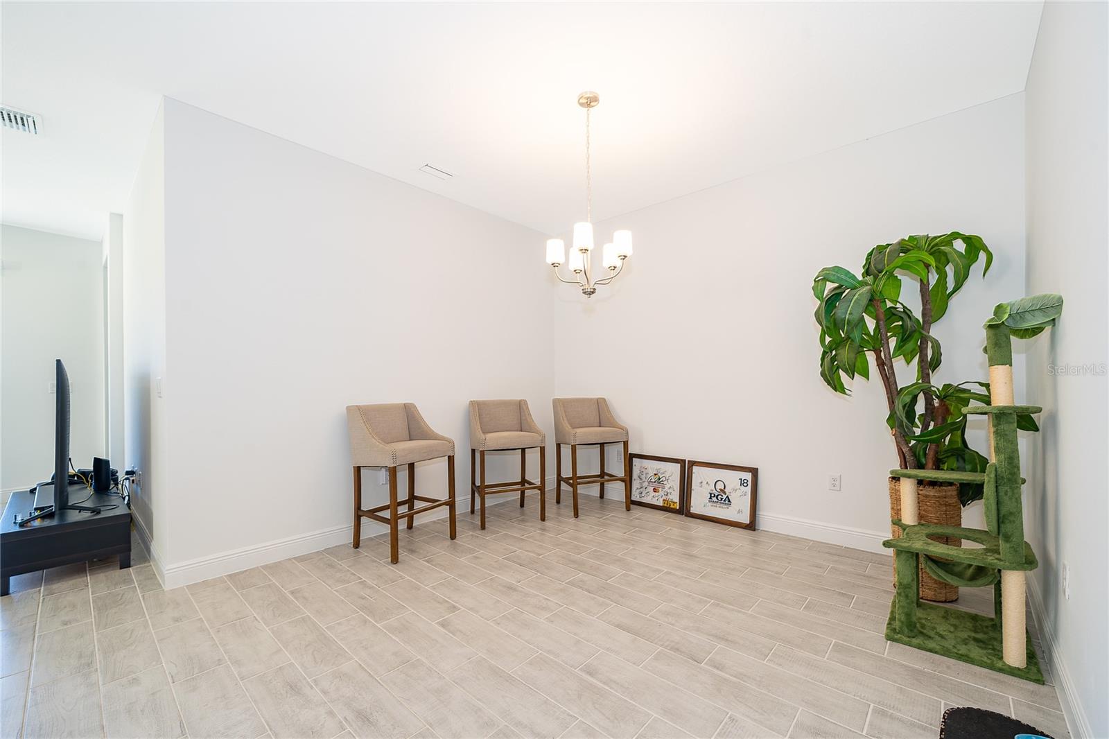 MINNEOLA HILLS - Residential