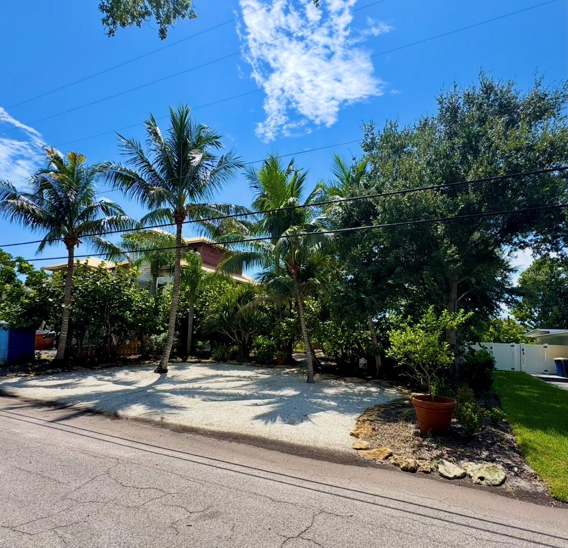 956 BAY ESPLANADE