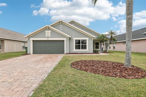 A home in WINTER HAVEN