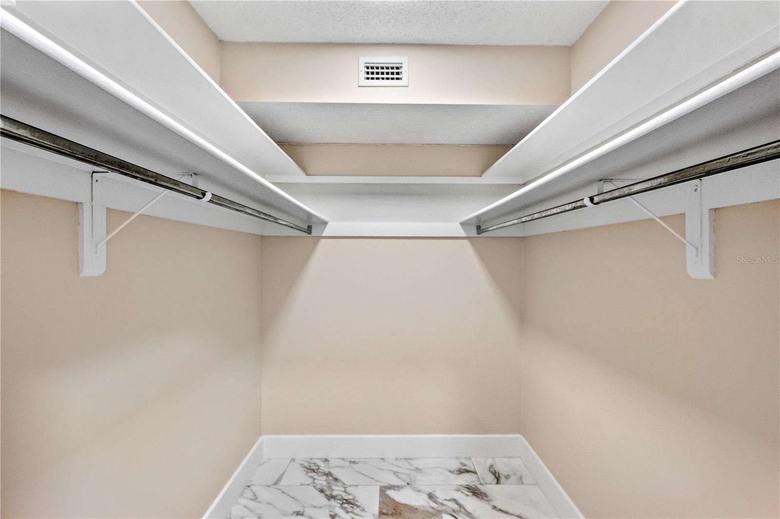 WHISPERING SANDS SEC 6 - Residential