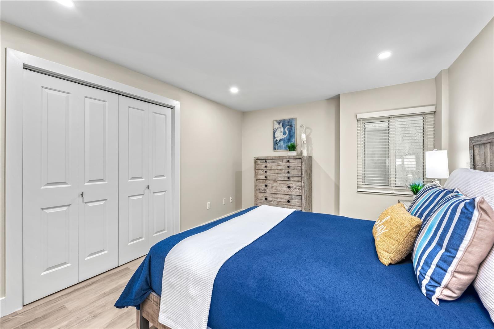 WHISPERING SANDS SEC 6 - Residential