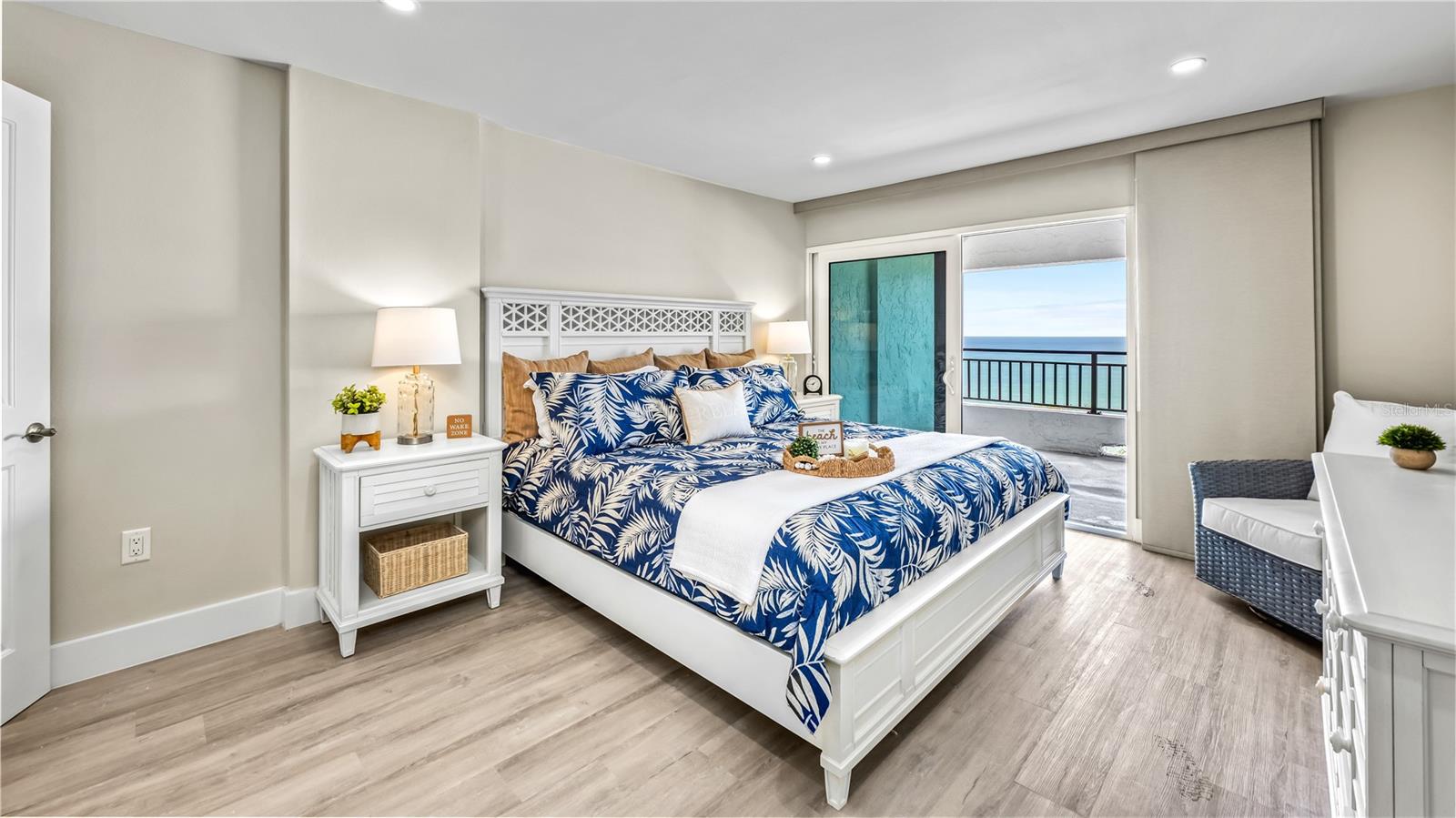 WHISPERING SANDS SEC 6 - Residential