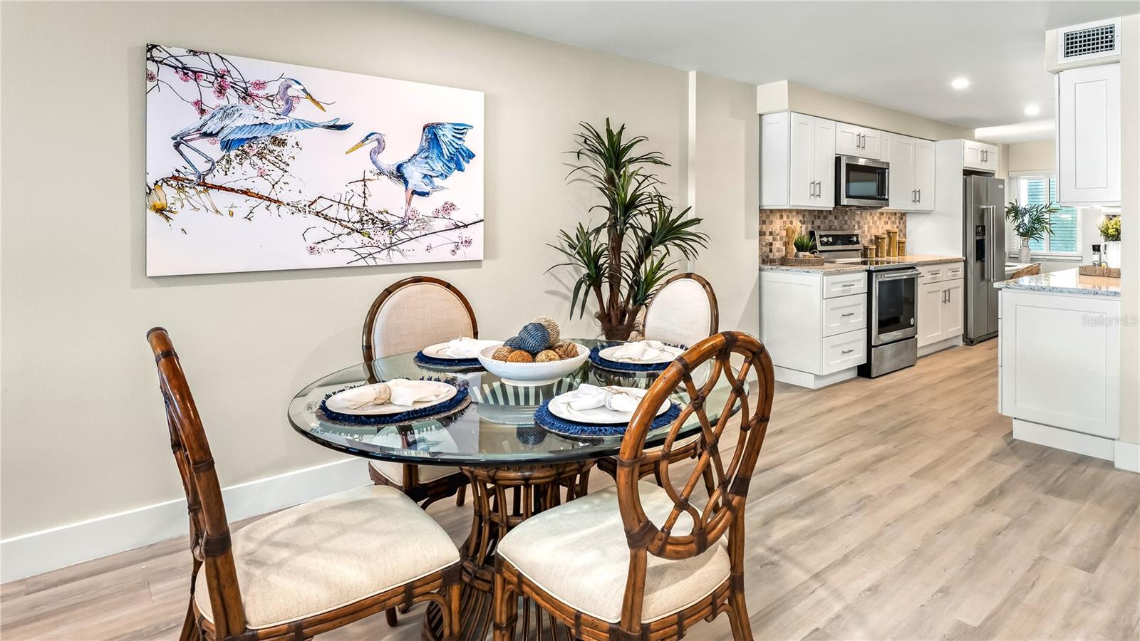 WHISPERING SANDS SEC 6 - Residential