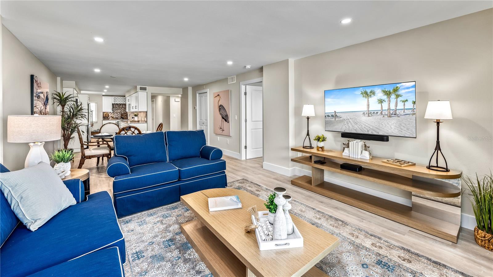 WHISPERING SANDS SEC 6 - Residential