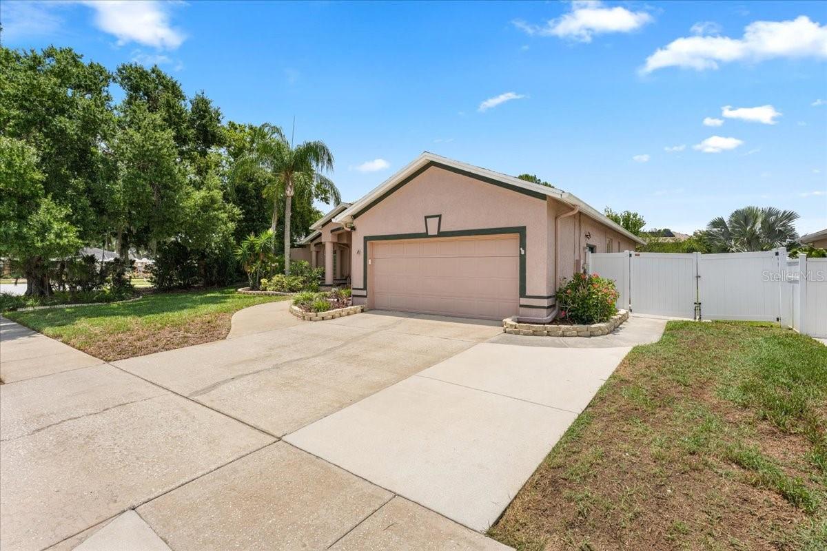 22804 WILLOW LAKES DRIVE