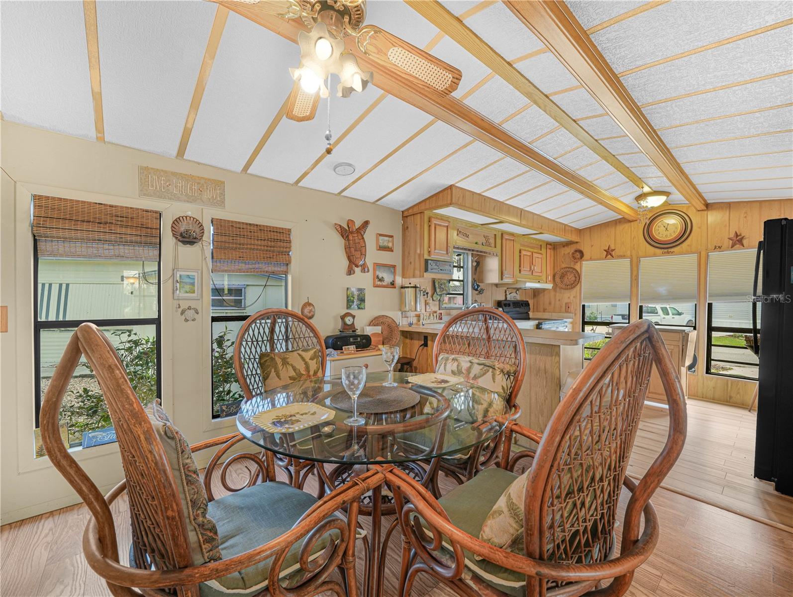 SADDLEBAG LAKE - Residential