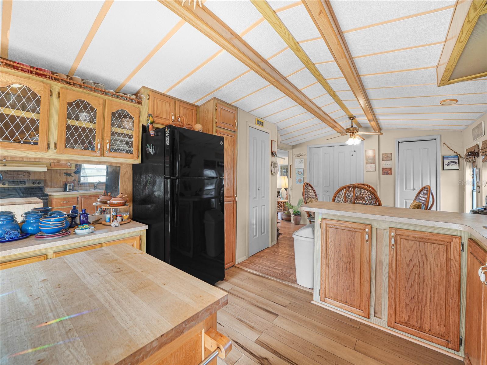 SADDLEBAG LAKE - Residential