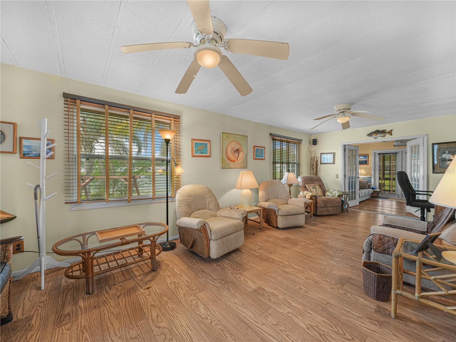 SADDLEBAG LAKE - Residential