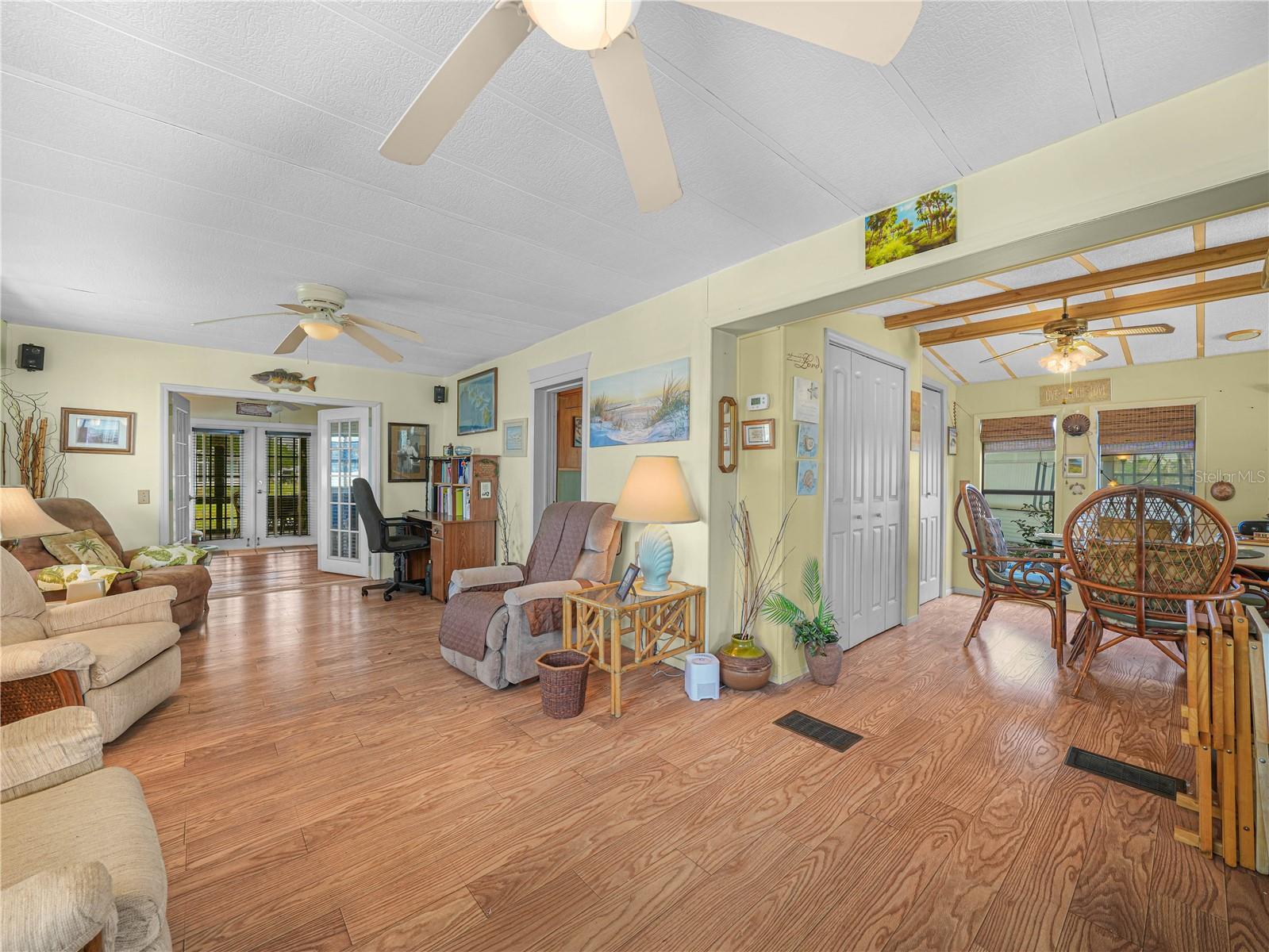 SADDLEBAG LAKE - Residential