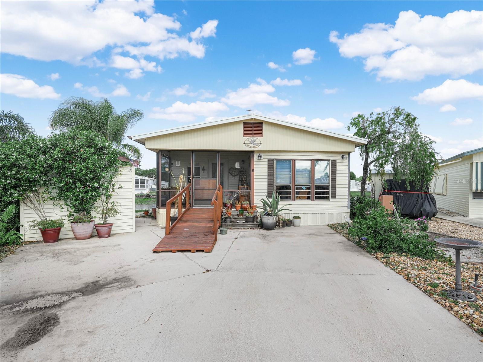 SADDLEBAG LAKE - Residential