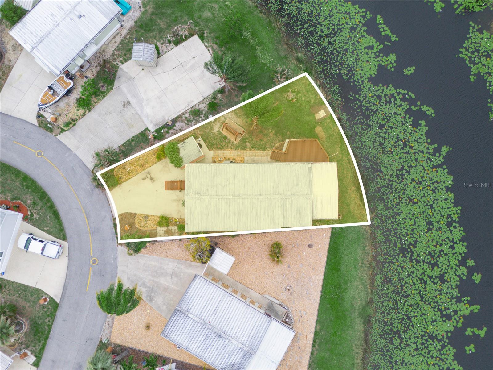 SADDLEBAG LAKE - Residential