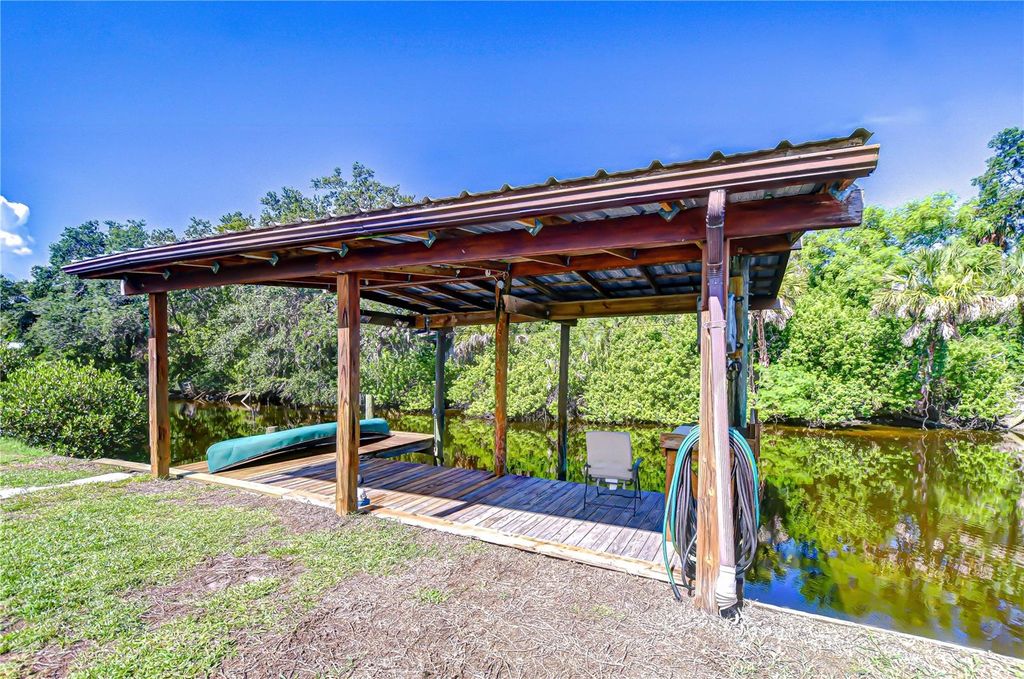 Photo of 9931 Bay Drive, Gibsonton, FL 33534 (MLS # TB8417099)