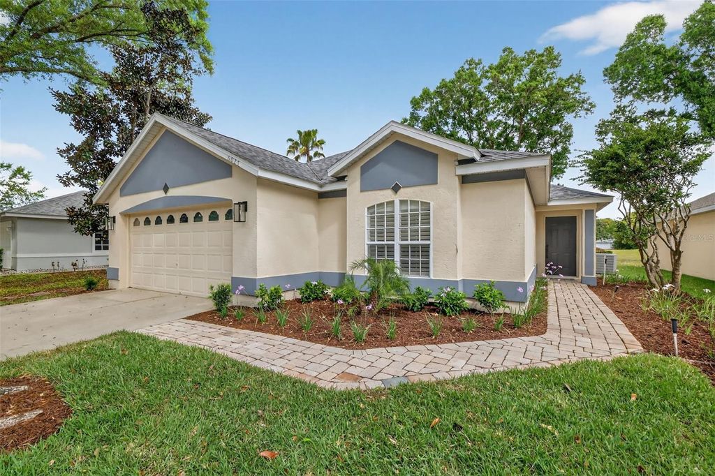 Photo of 6027 Spring Creek Court, Mount Dora, FL 32757 (MLS # G5110268)