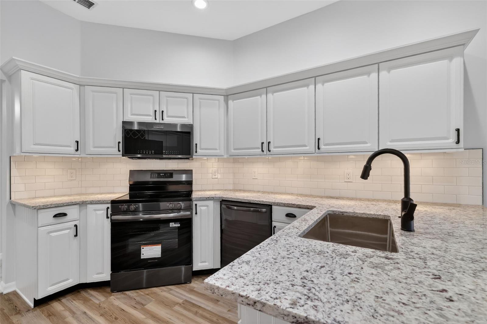 COUNTRY CLUB OF MOUNT DORA - Residential