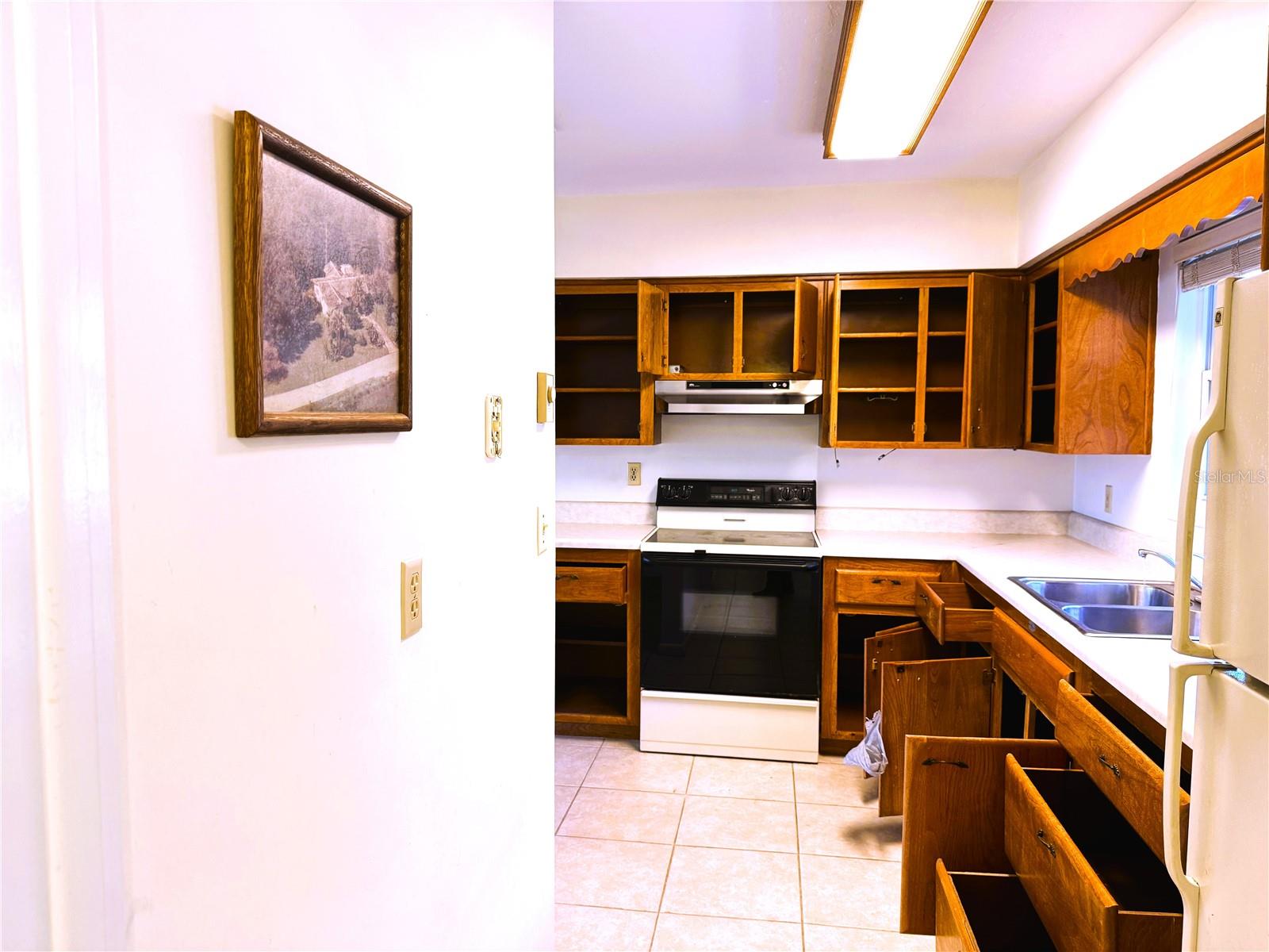 RAINBOW LAKES ESTATES - Residential