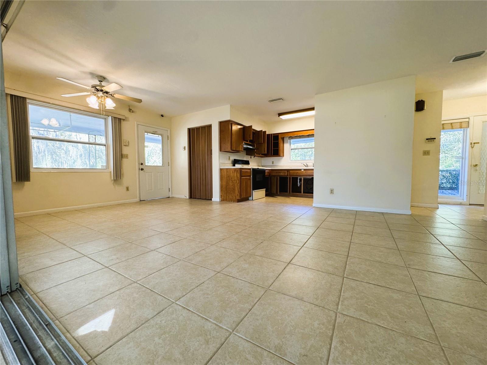 RAINBOW LAKES ESTATES - Residential