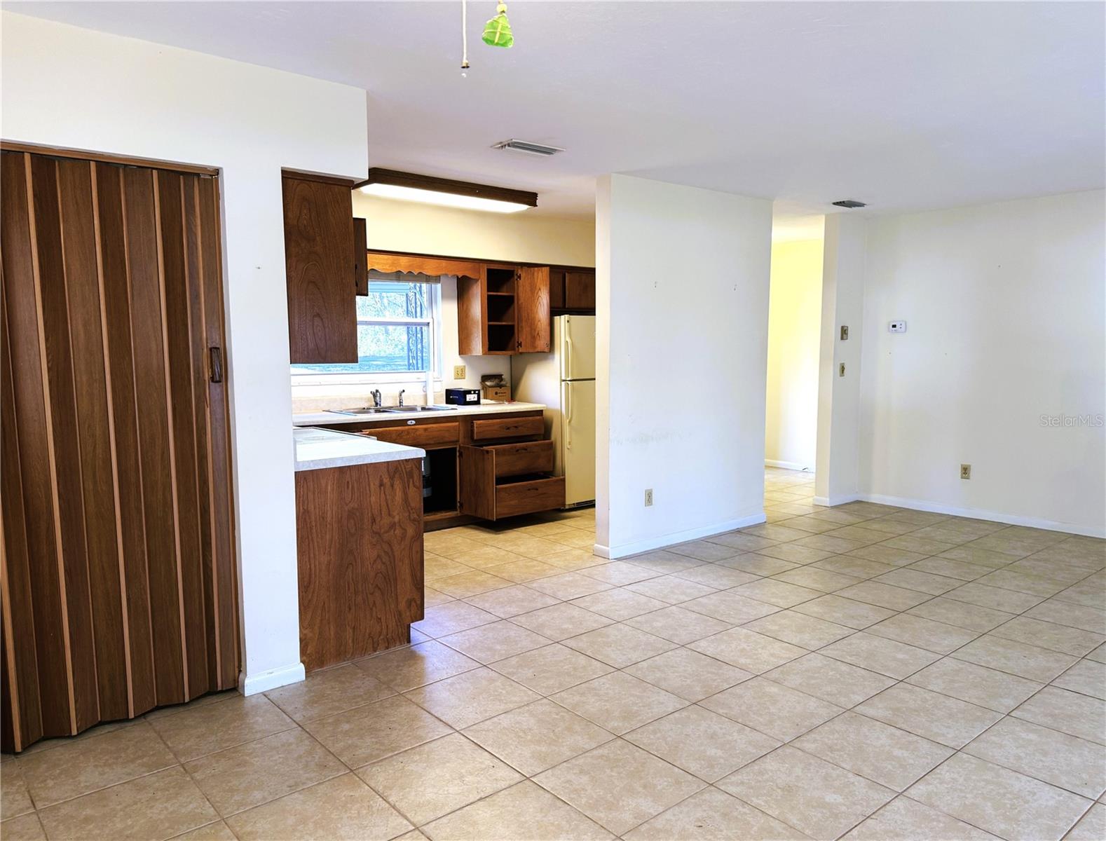 RAINBOW LAKES ESTATES - Residential