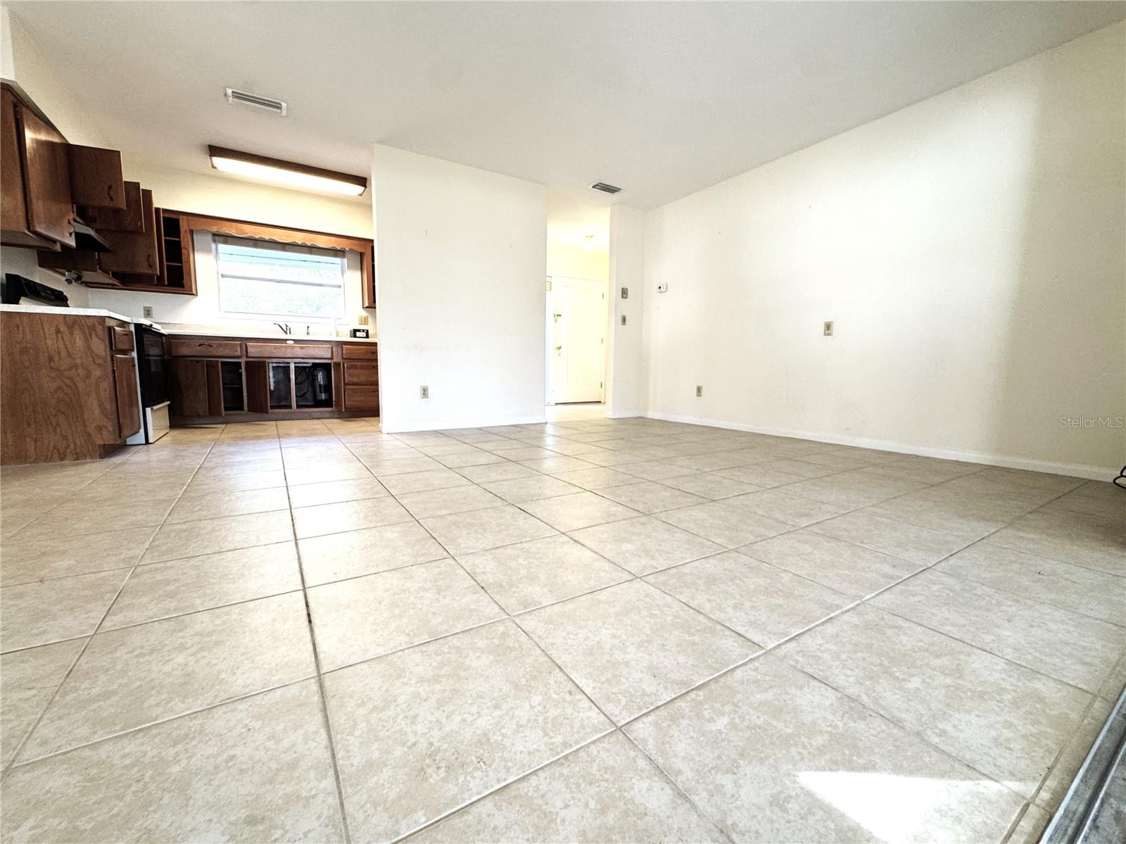 RAINBOW LAKES ESTATES - Residential