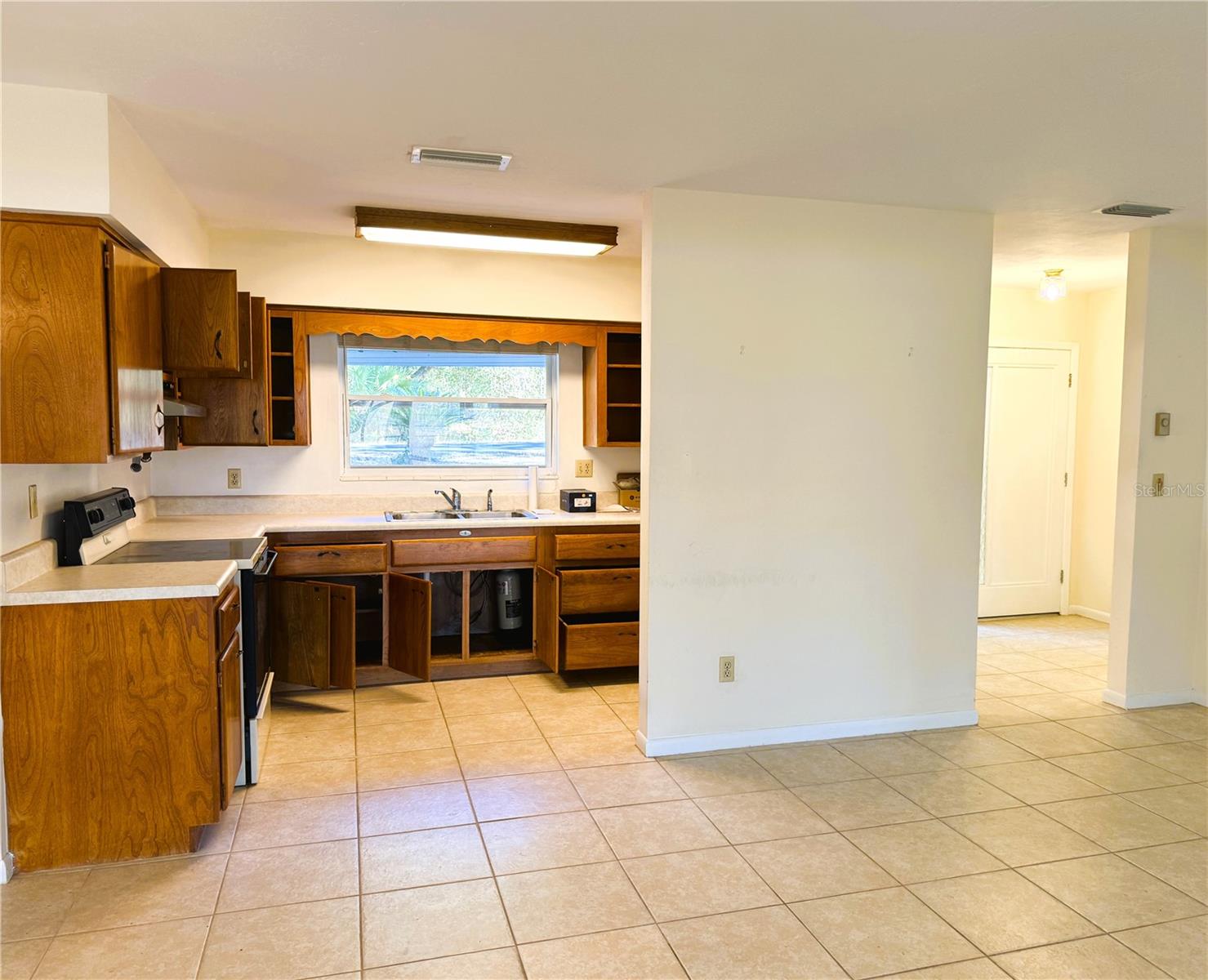 RAINBOW LAKES ESTATES - Residential