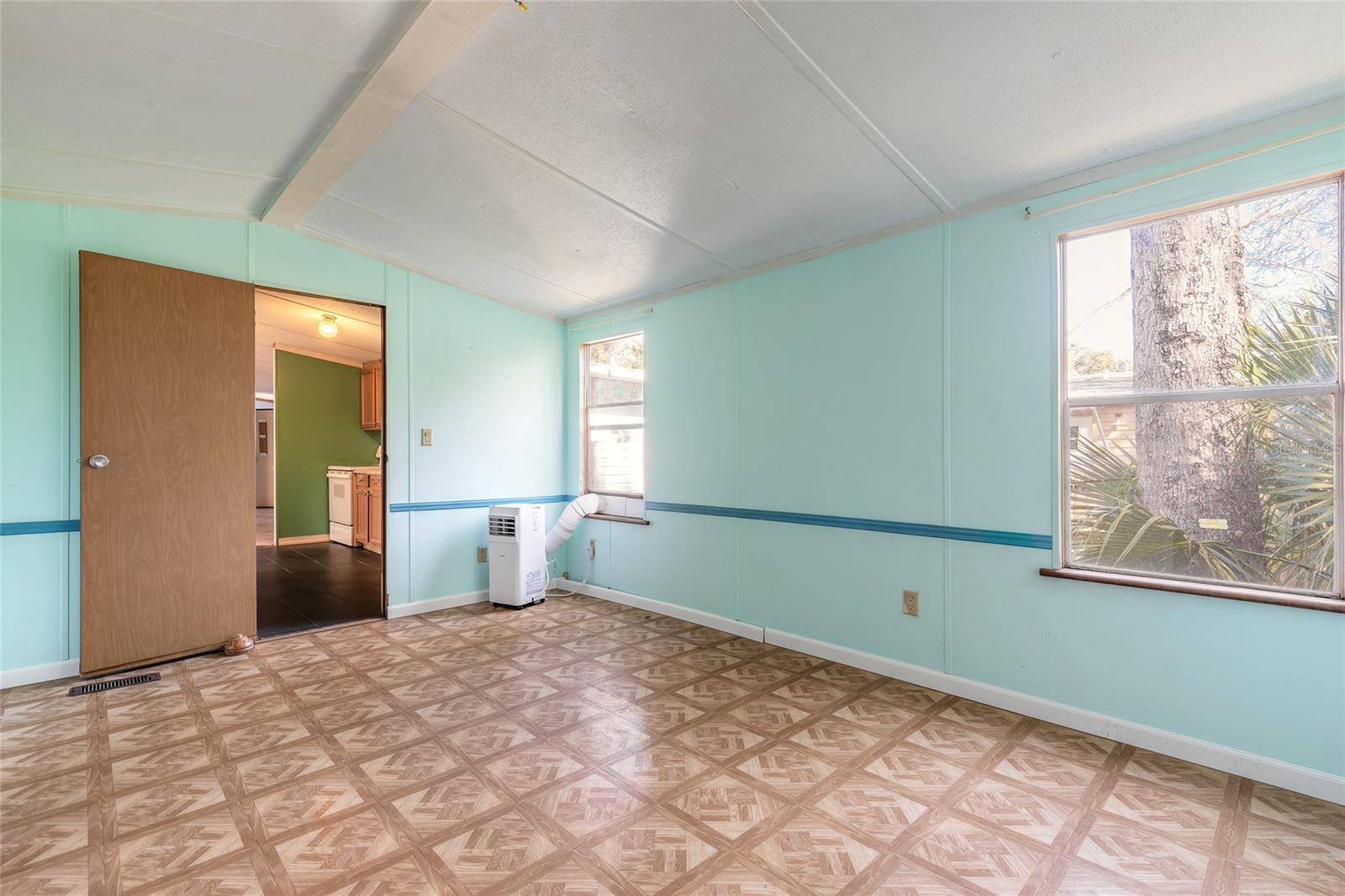 BECKMAN MOBILE HOME UNREC 216 - Residential