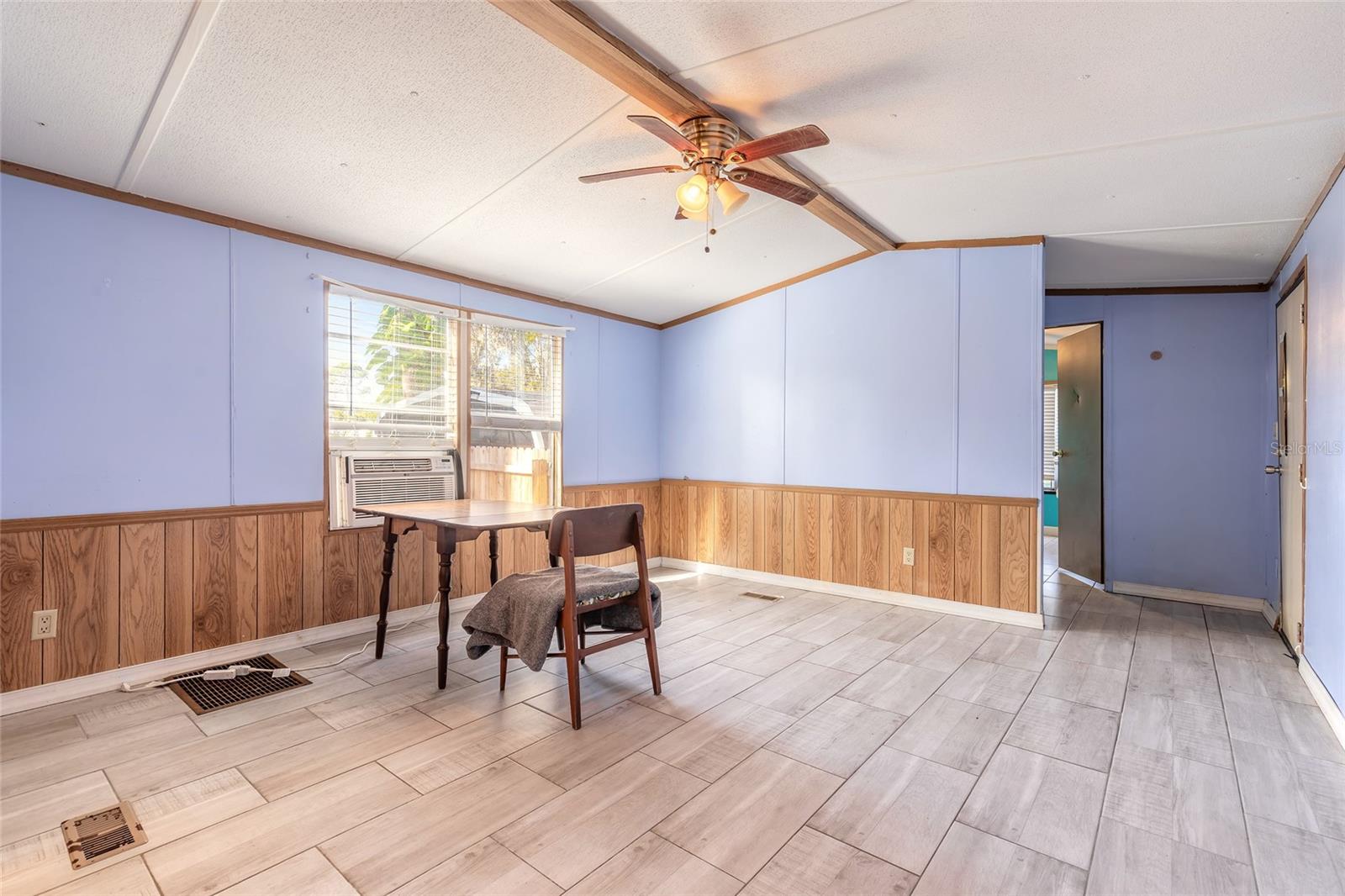 BECKMAN MOBILE HOME UNREC 216 - Residential