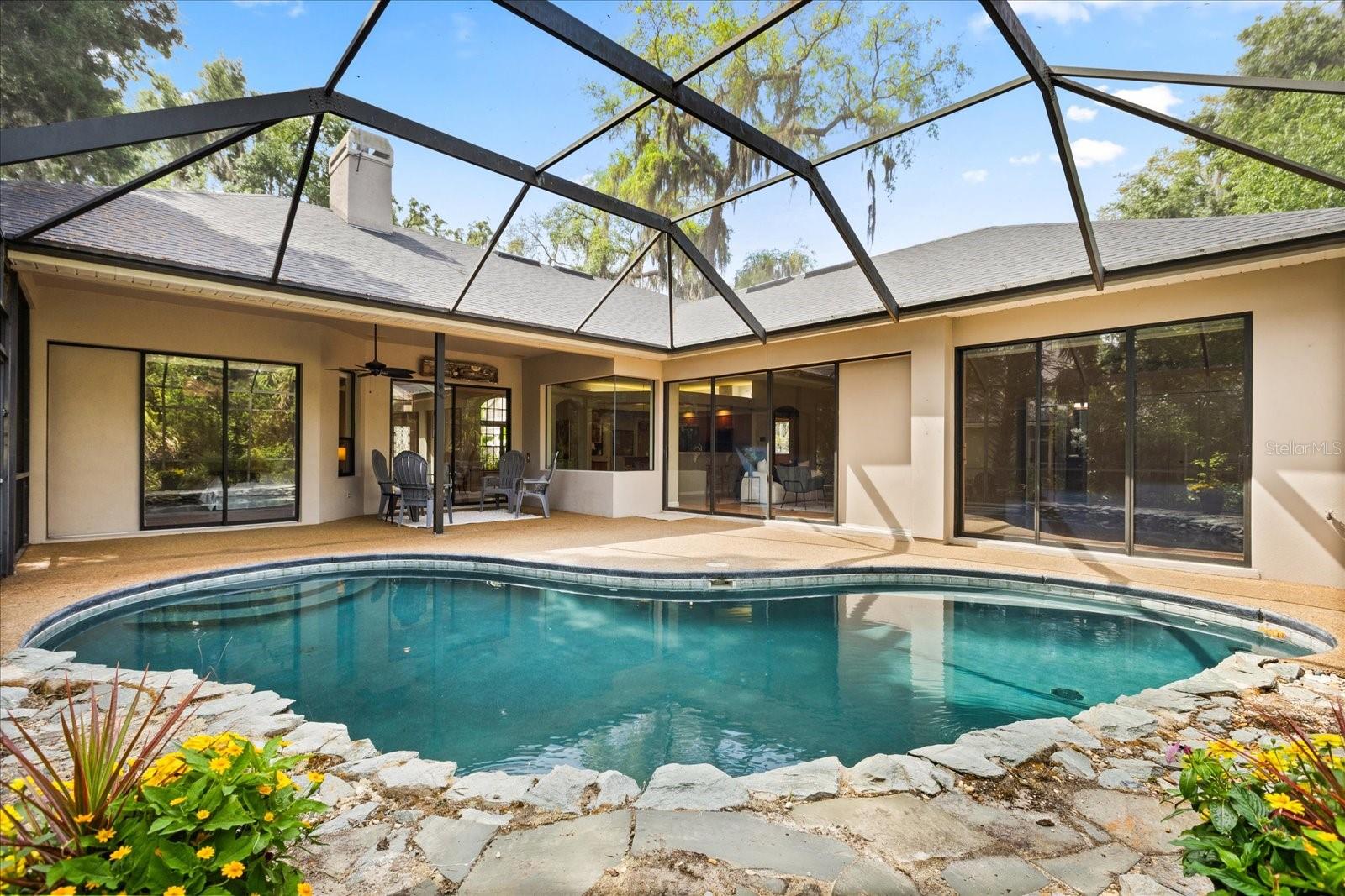 RIVER WALK - Residential