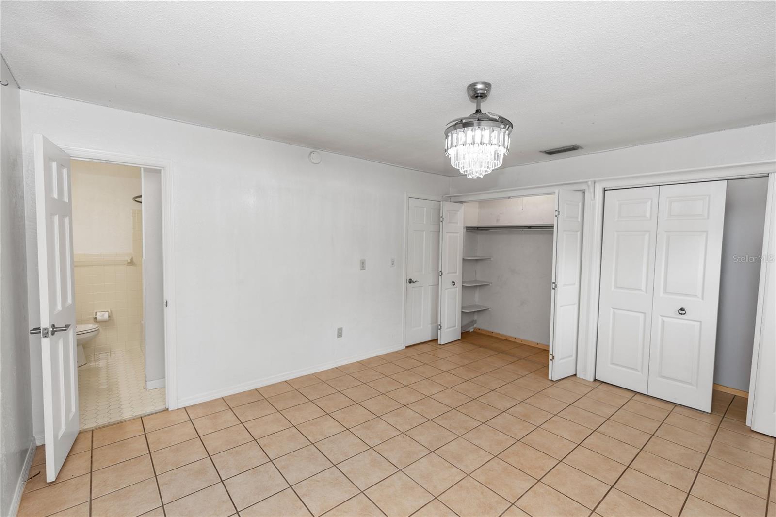 820 S HILL AVENUE 40