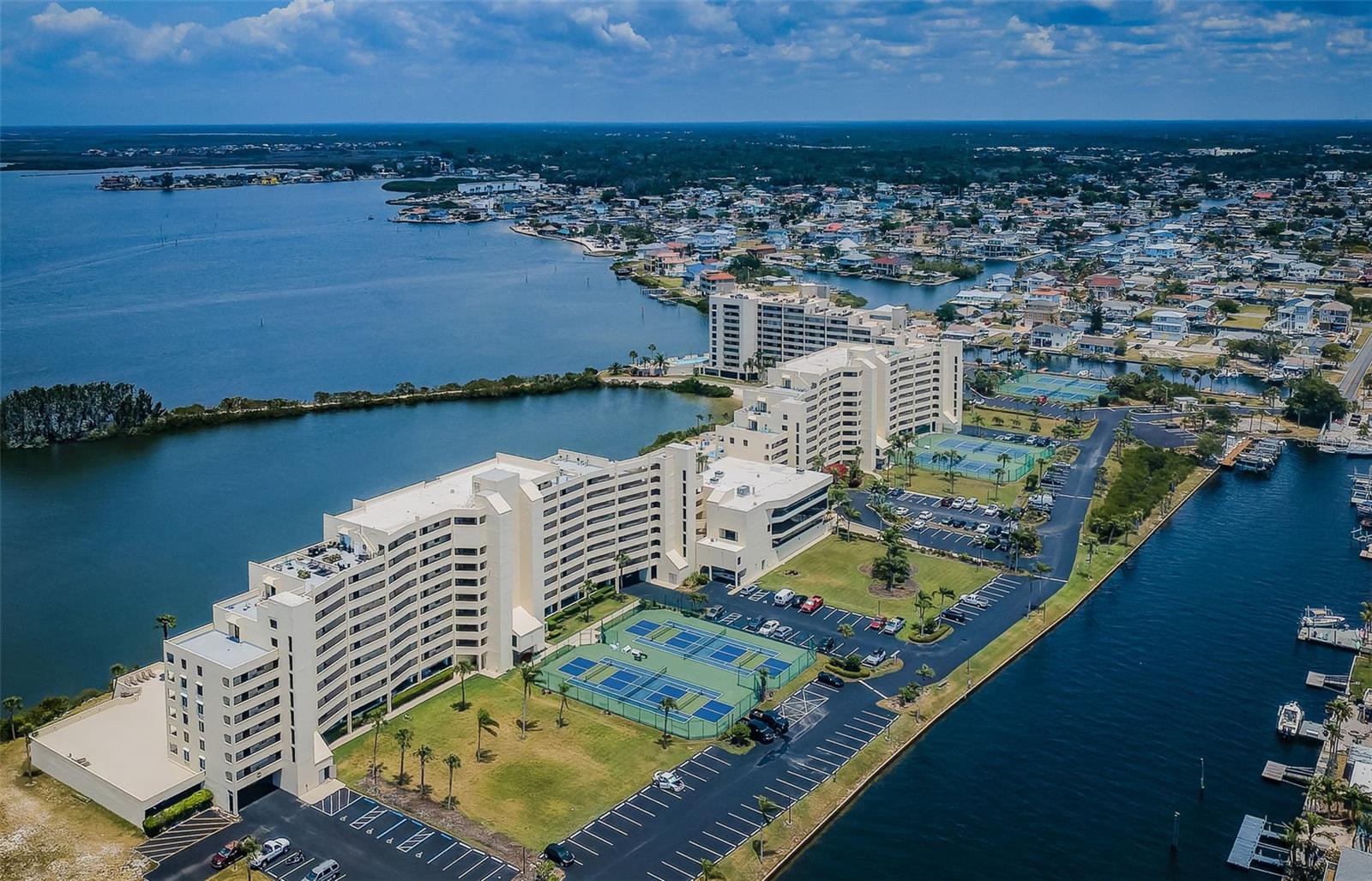 GULF ISLAND BEACH TENNIS - Residential