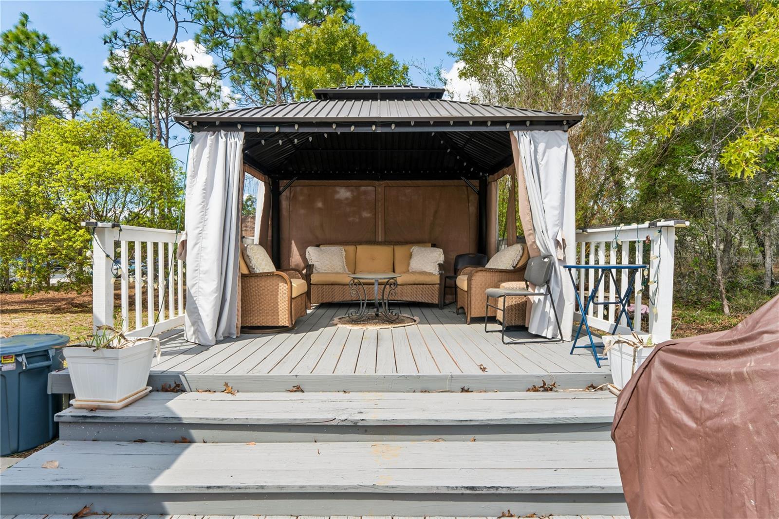 ROYAL HIGHLANDS - Residential